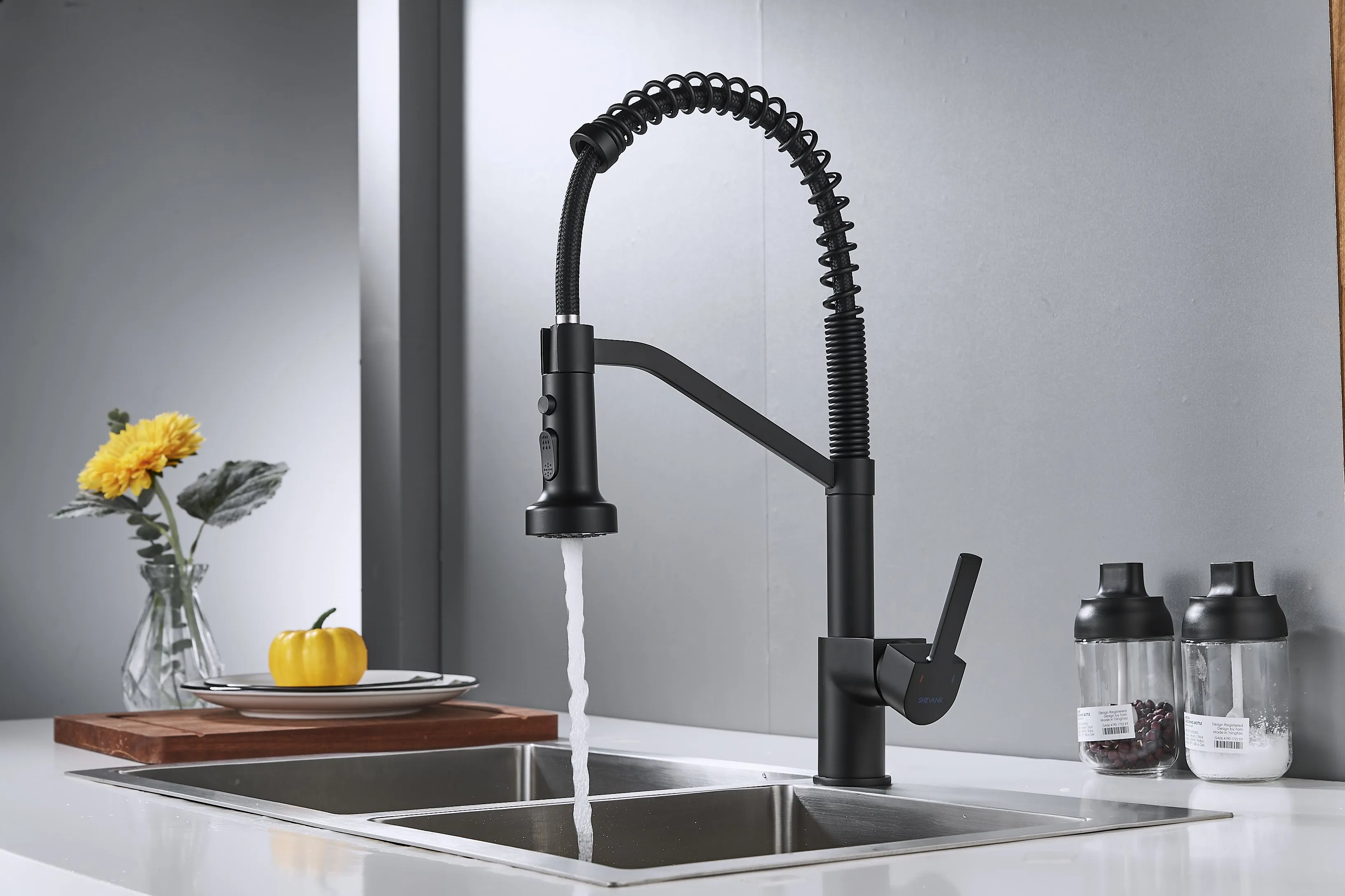 Смеситель для кухни с гибким изливом Shevanik S963H, черный