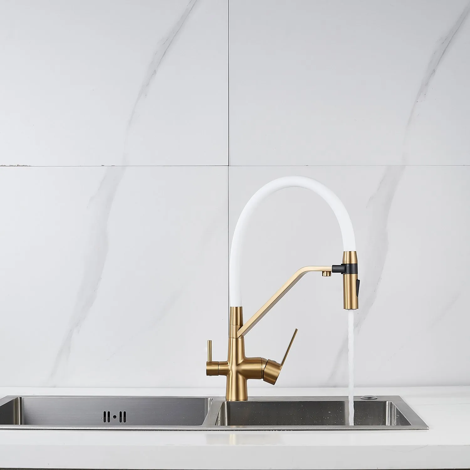 Смеситель для кухни с гибким изливом и подключением фильтра Shevanik S278G, золотой сатин