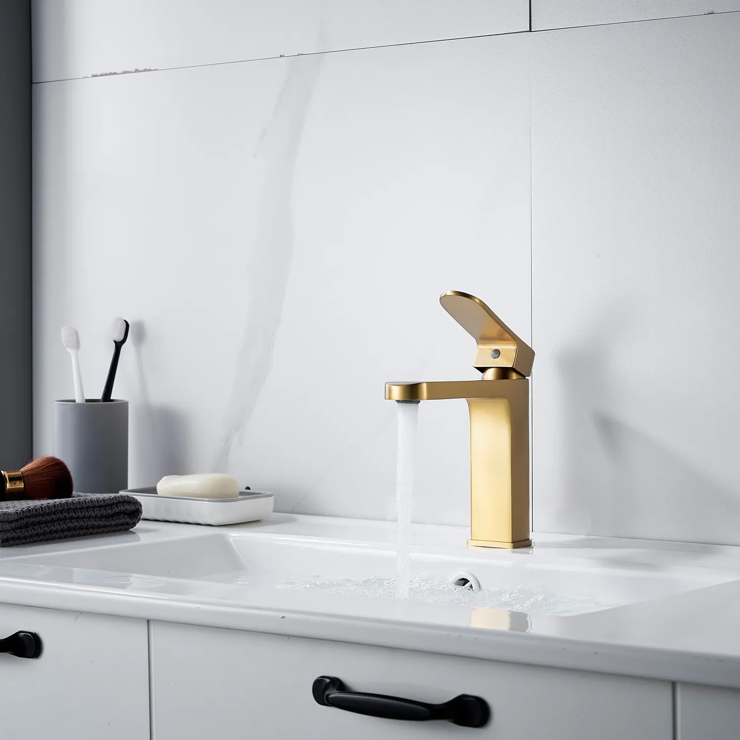 Смеситель для раковины Shevanik S4501G, золотой сатин