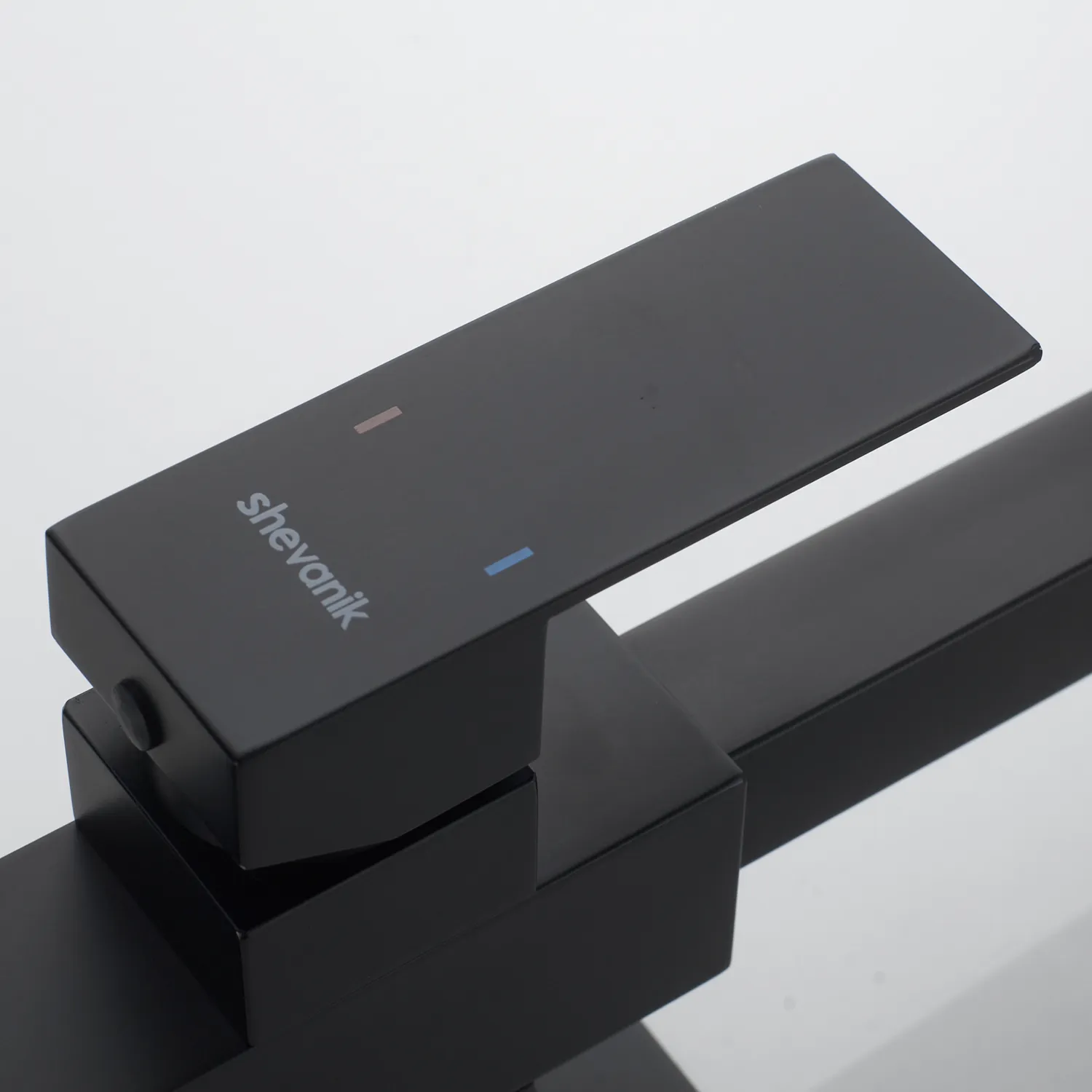 Смеситель для кухни с подключением фильтра Shevanik S148H, черный