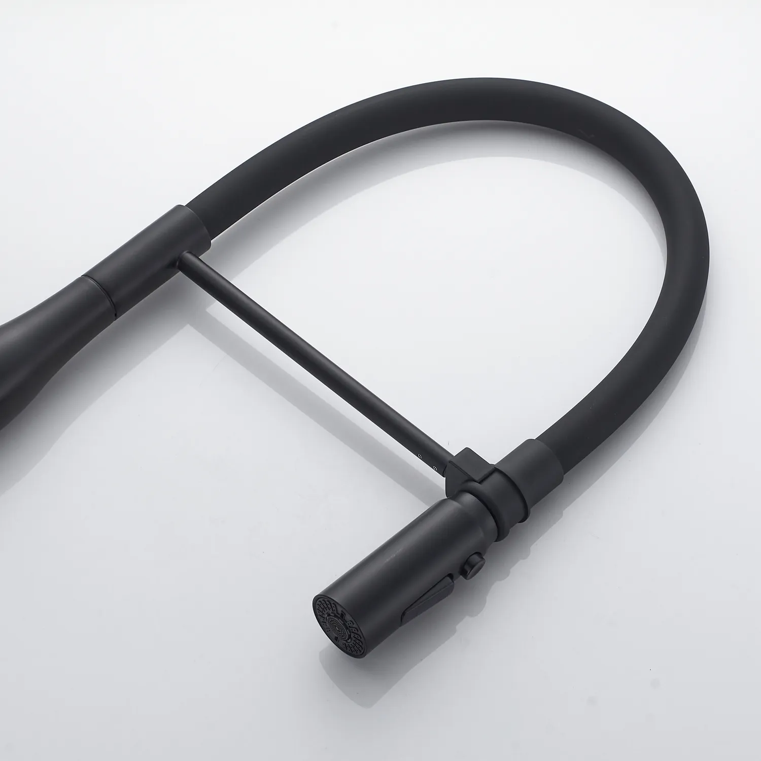 Смеситель для кухни с гибким изливом и режимом "душ" Shevanik S123H-3, черный