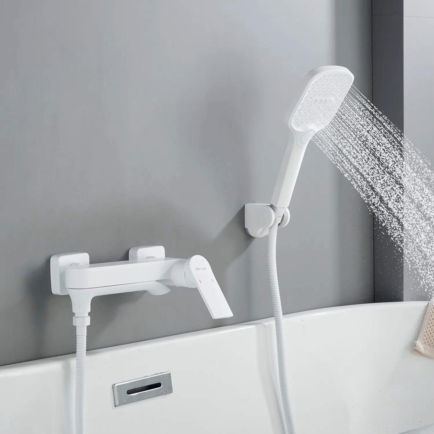 Смеситель для ванны Shevanik S4102C, белый