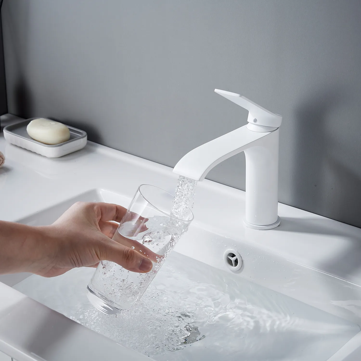 Смеситель для раковины Shevanik S4101C, белый