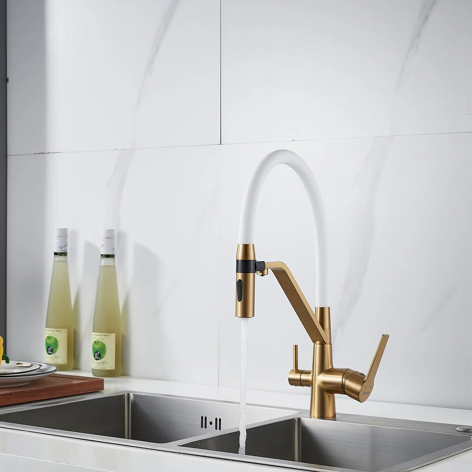 Смеситель для кухни с гибким изливом и подключением фильтра Shevanik S278G, золотой сатин