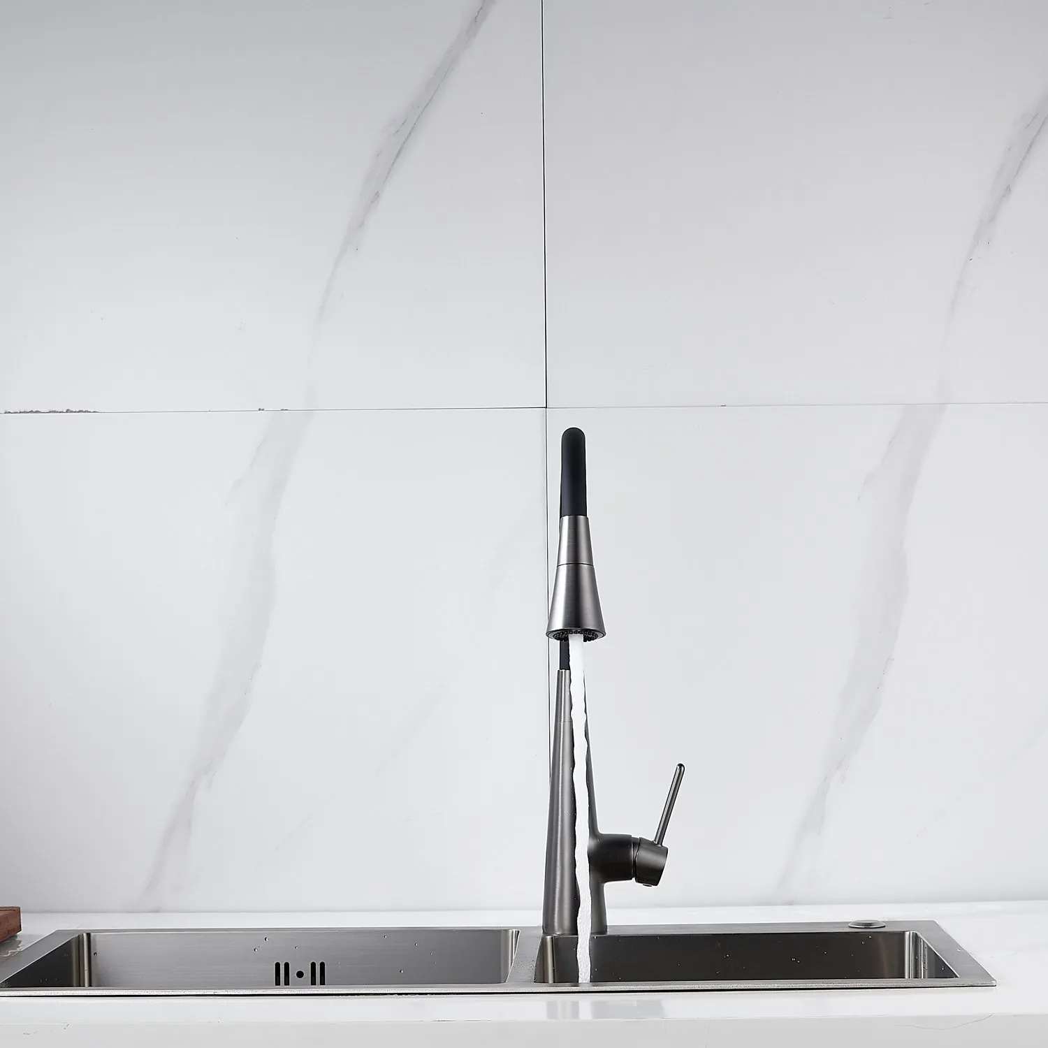 Смеситель для кухни с гибким изливом и режимом "душ" Rose R213T, оружейная сталь