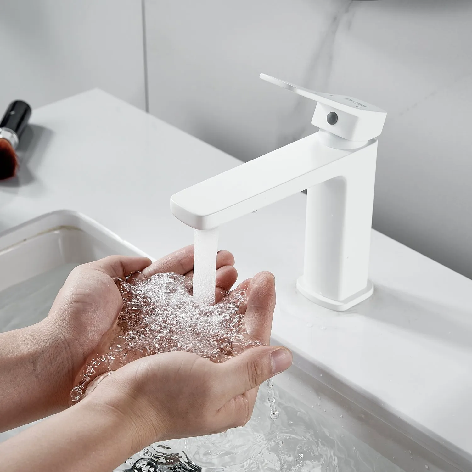 Смеситель для раковины Raffine F0199C, белый