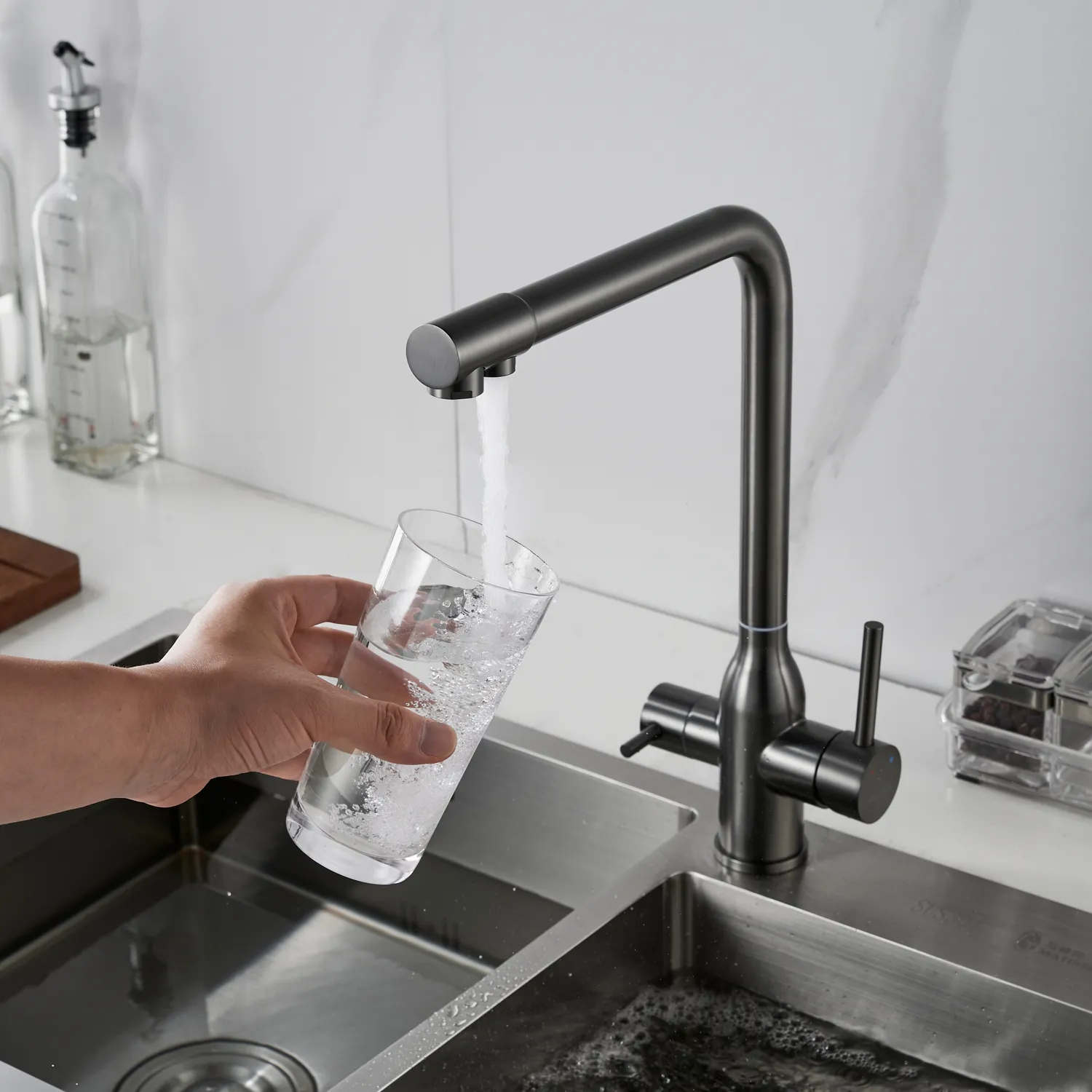 Смеситель для кухни с подключением фильтра Shevanik S248T, оружейная сталь