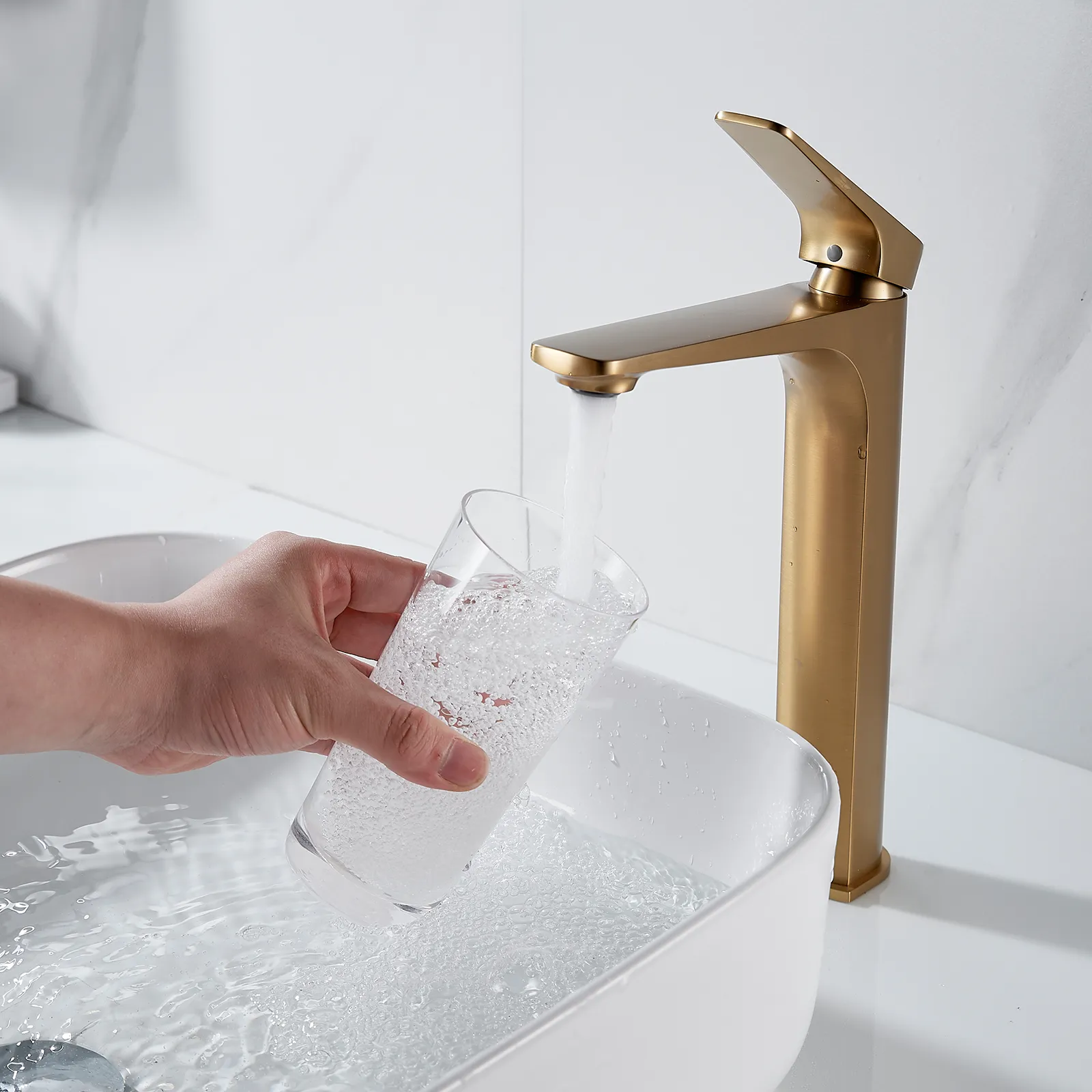 Смеситель для раковины высокий Shevanik S4211G, золотой сатин