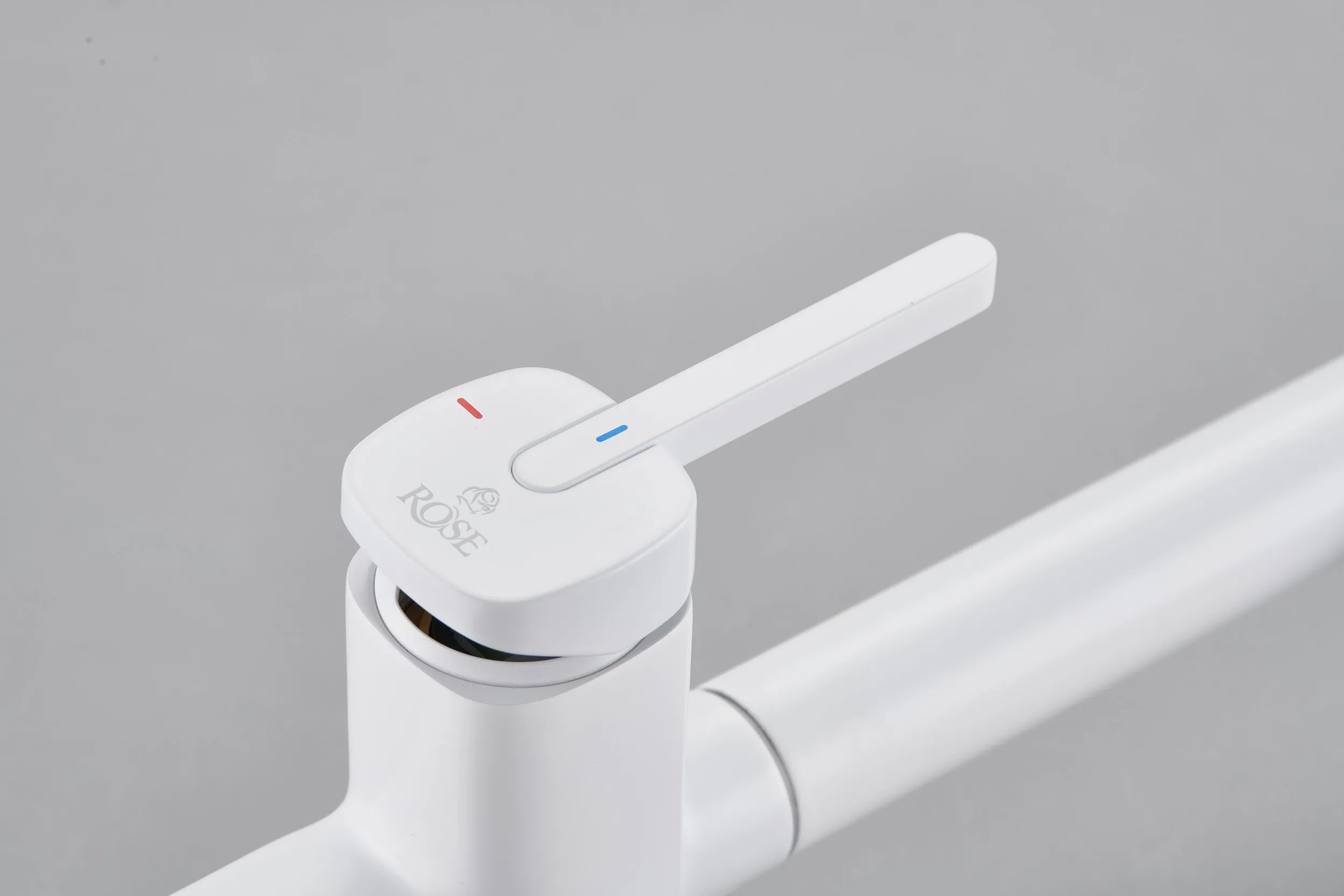 Смеситель для кухни с подключением фильтра для воды Rose R358C, белый