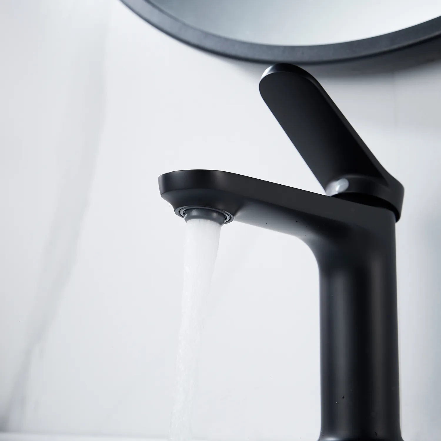 Смеситель для раковины Shevanik S4301H, черный