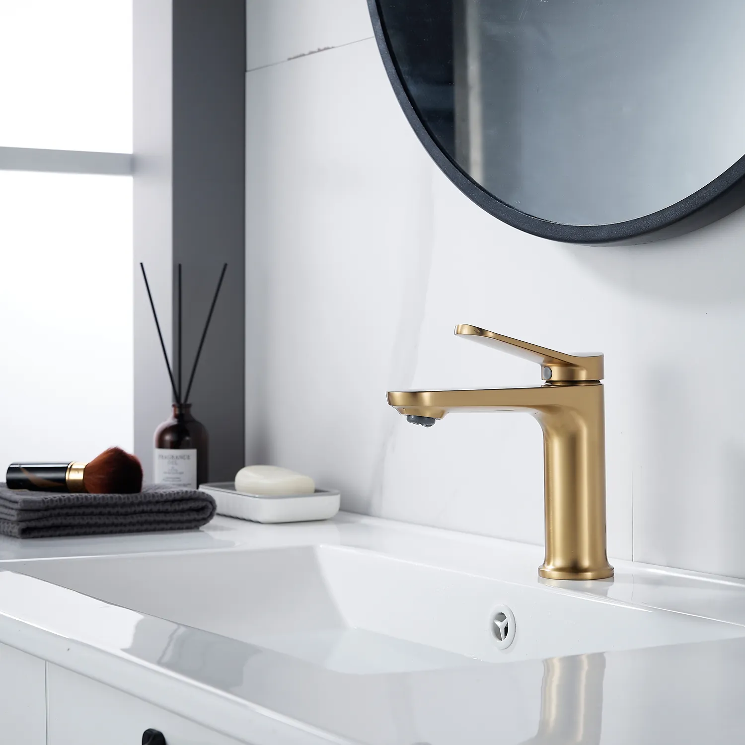 Смеситель для раковины Shevanik S4301G, золотой сатин