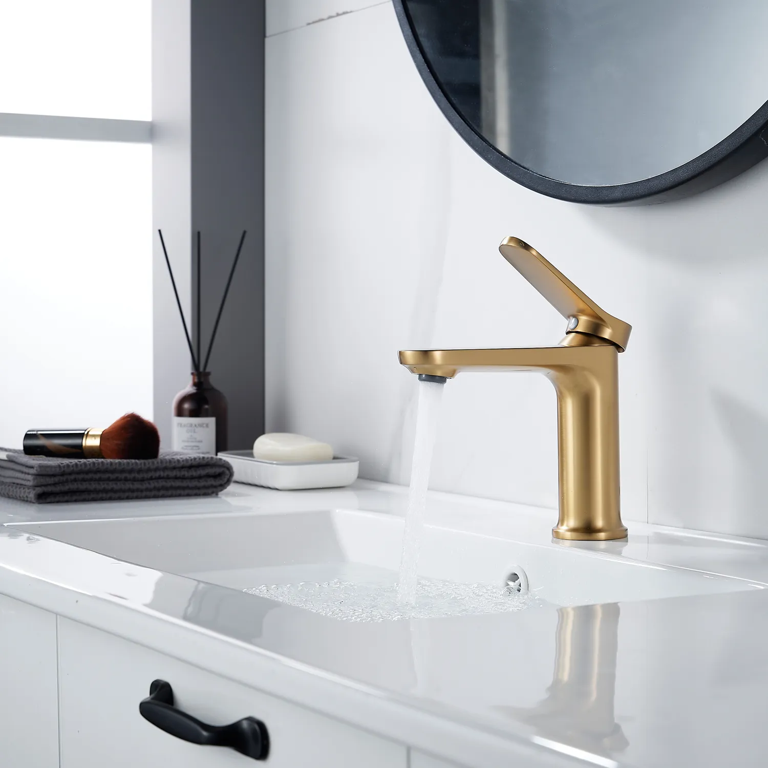 Смеситель для раковины Shevanik S4301G, золотой сатин