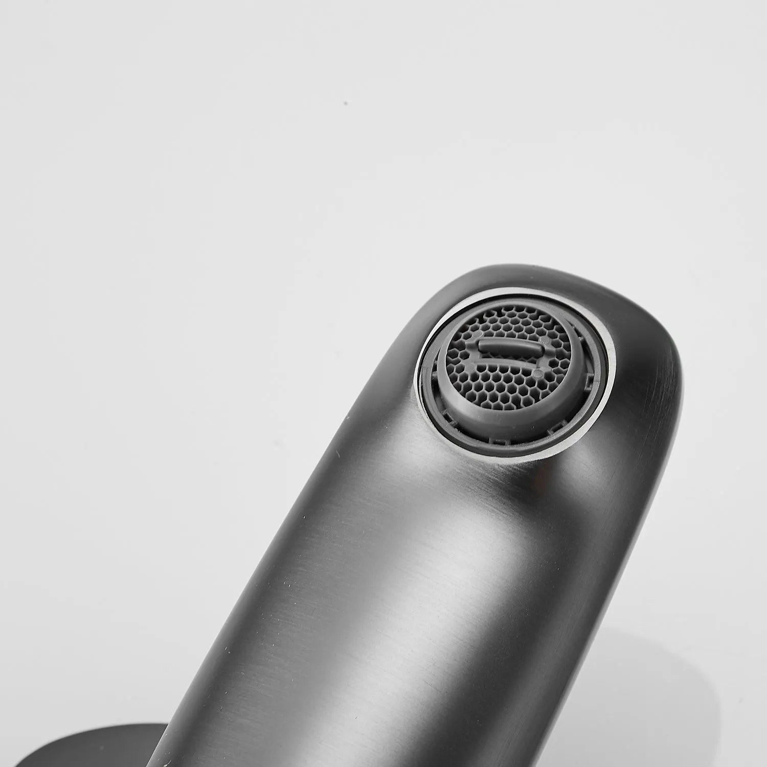 Смеситель для раковины Raffine F0185T, оружейная сталь