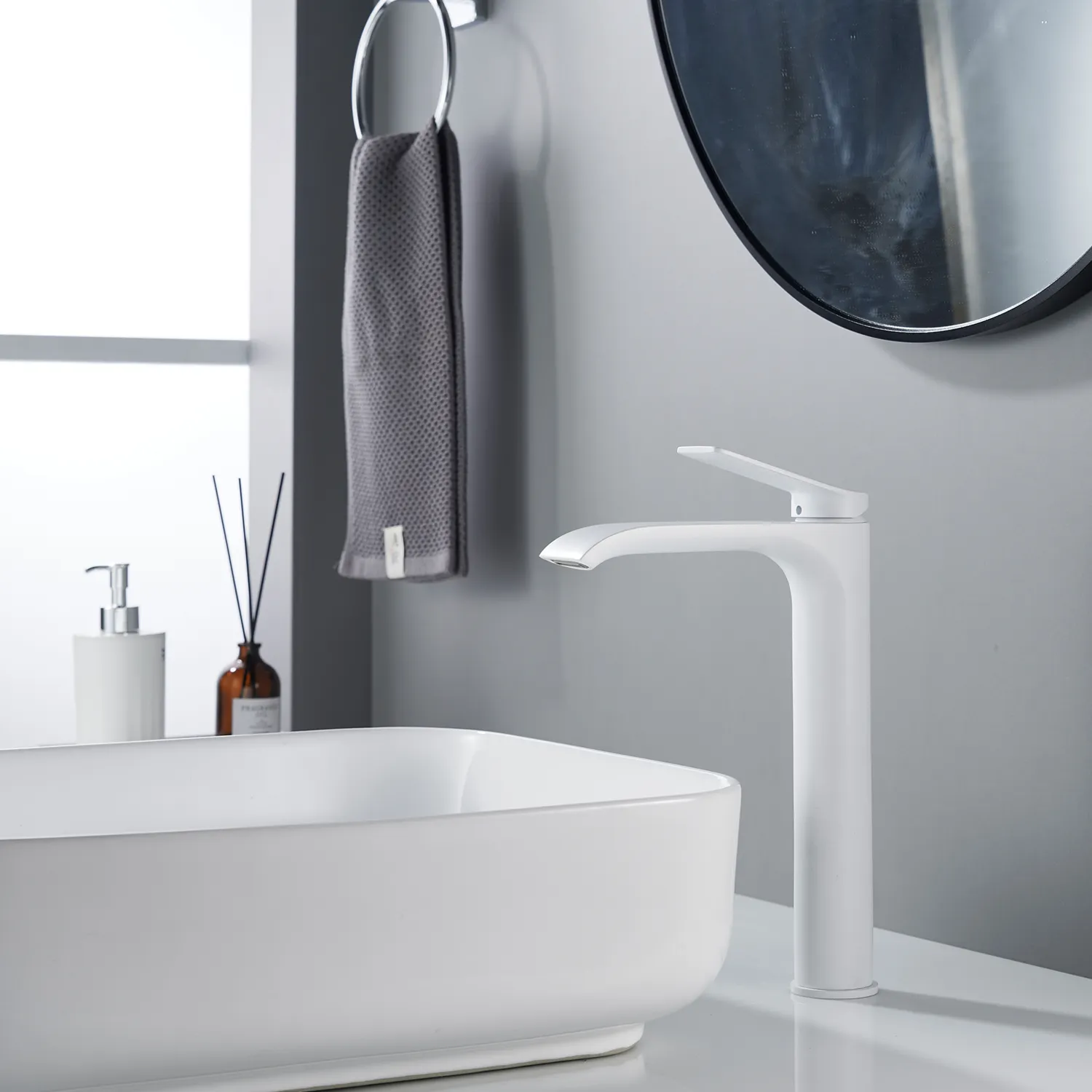 Смеситель для раковины высокий Shevanik S4111C, белый