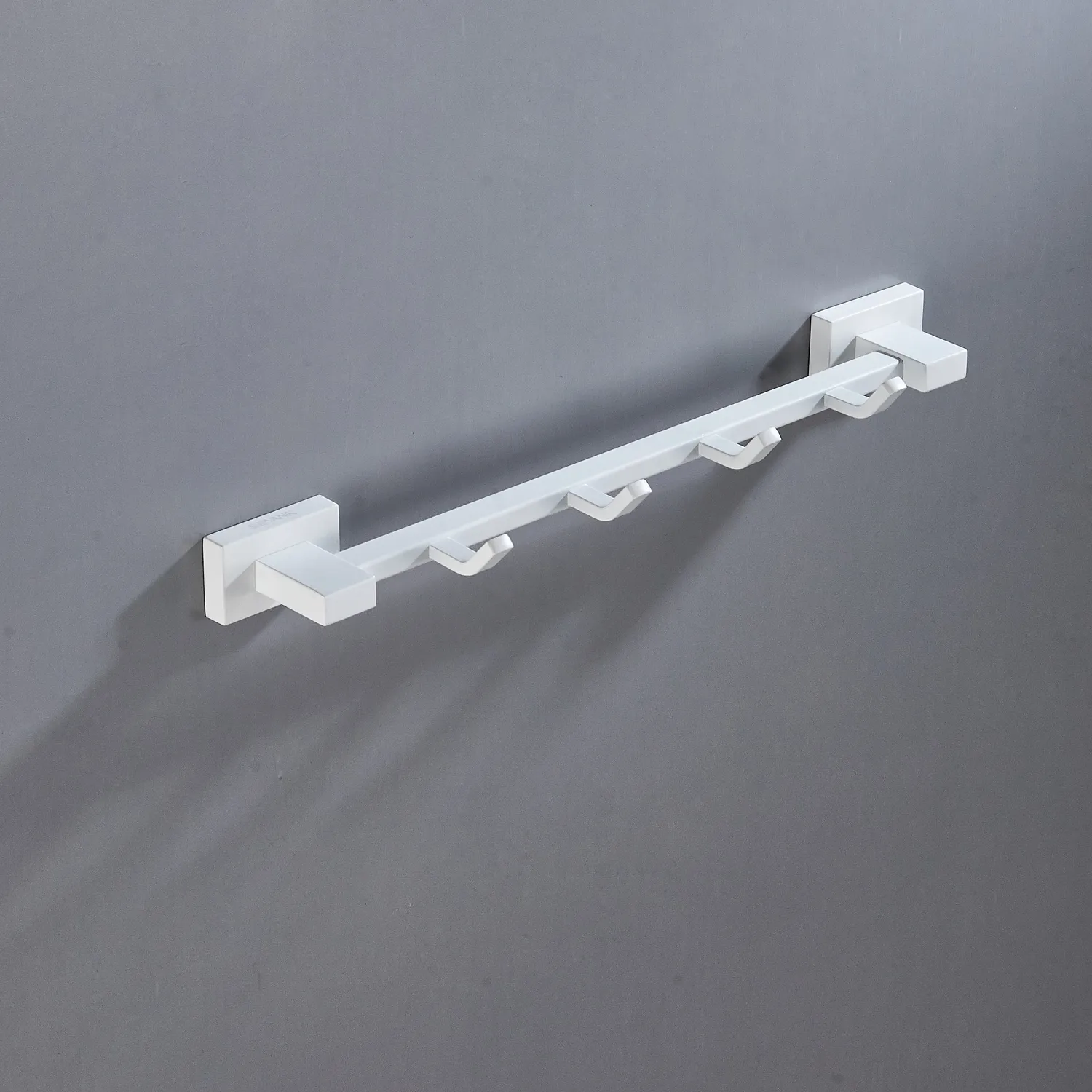 Планка с крючками Shevanik SG5641C, белый