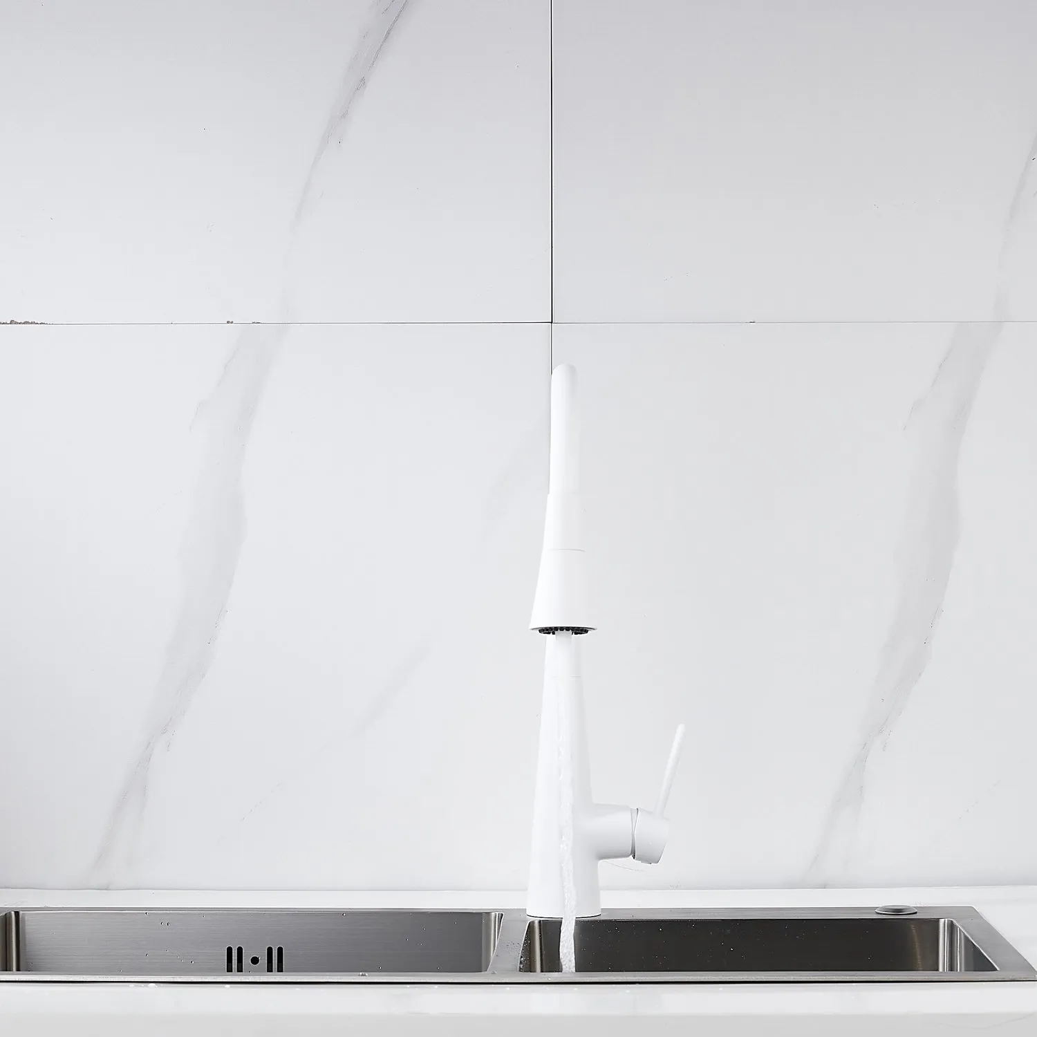 Смеситель для кухни с гибким изливом и режимом "душ" Rose R213C, белый