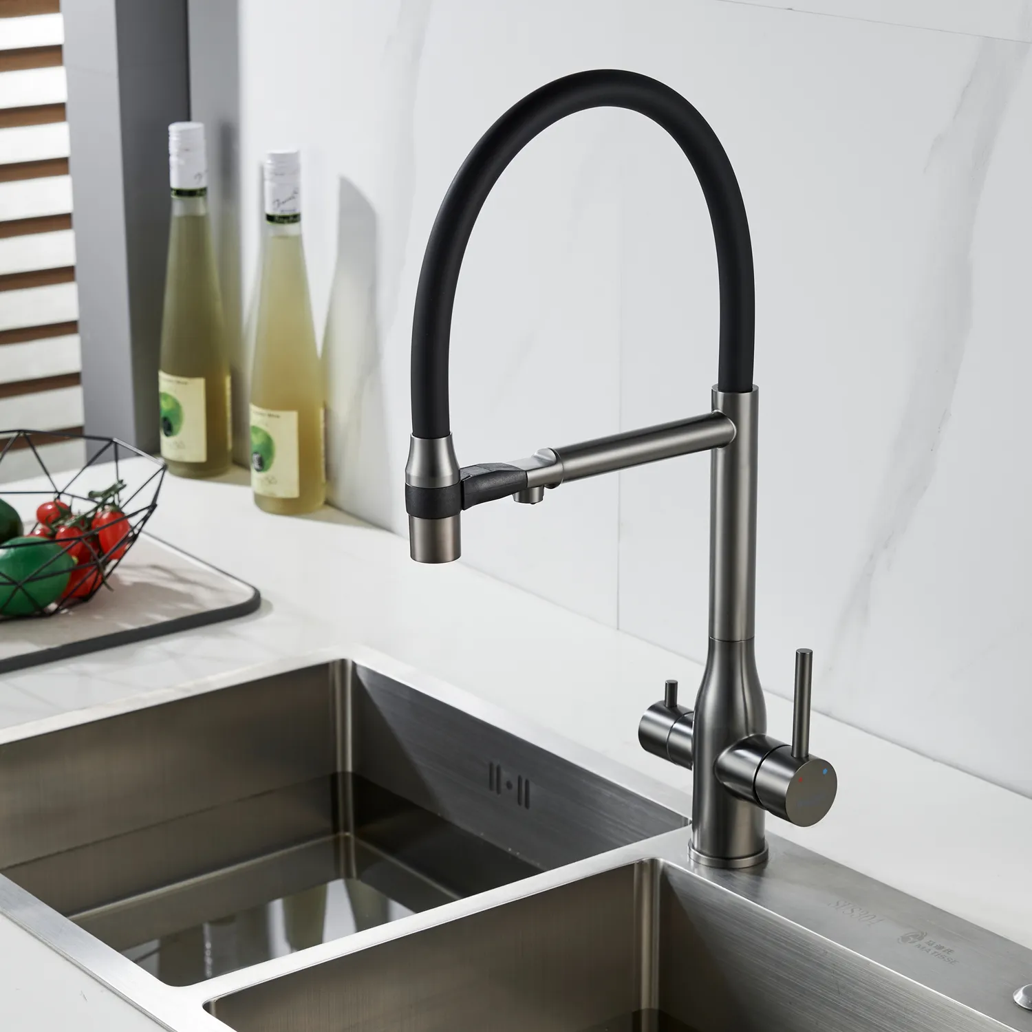 Смеситель для кухни с гибким изливом и подключением фильтра Shevanik S378T, оружейная сталь