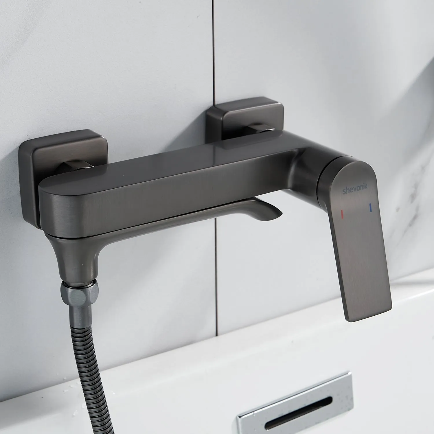 Смеситель для ванны Shevanik S4102T, оружейная сталь