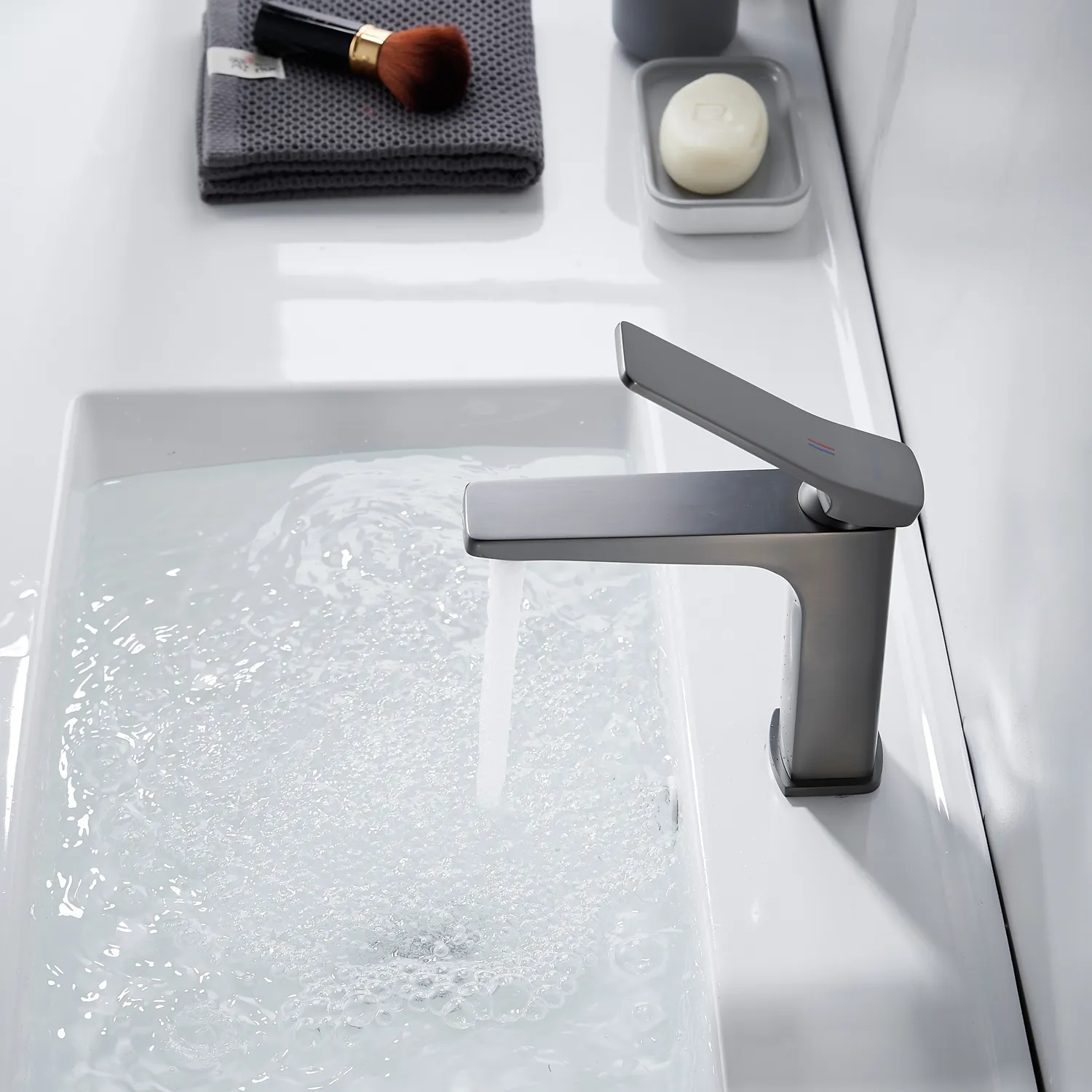 Смеситель для раковины Shevanik S4601T, оружейная сталь