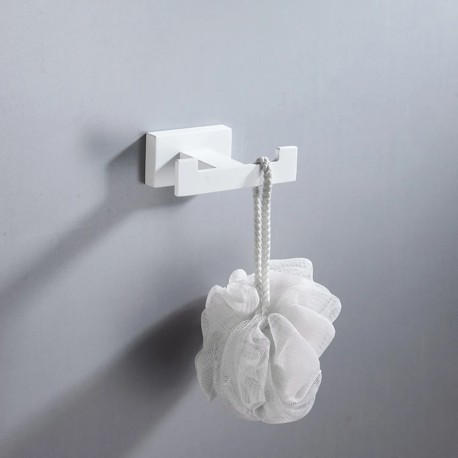 Крючок для ванной комнаты двойной Shevanik SG5621C, белый