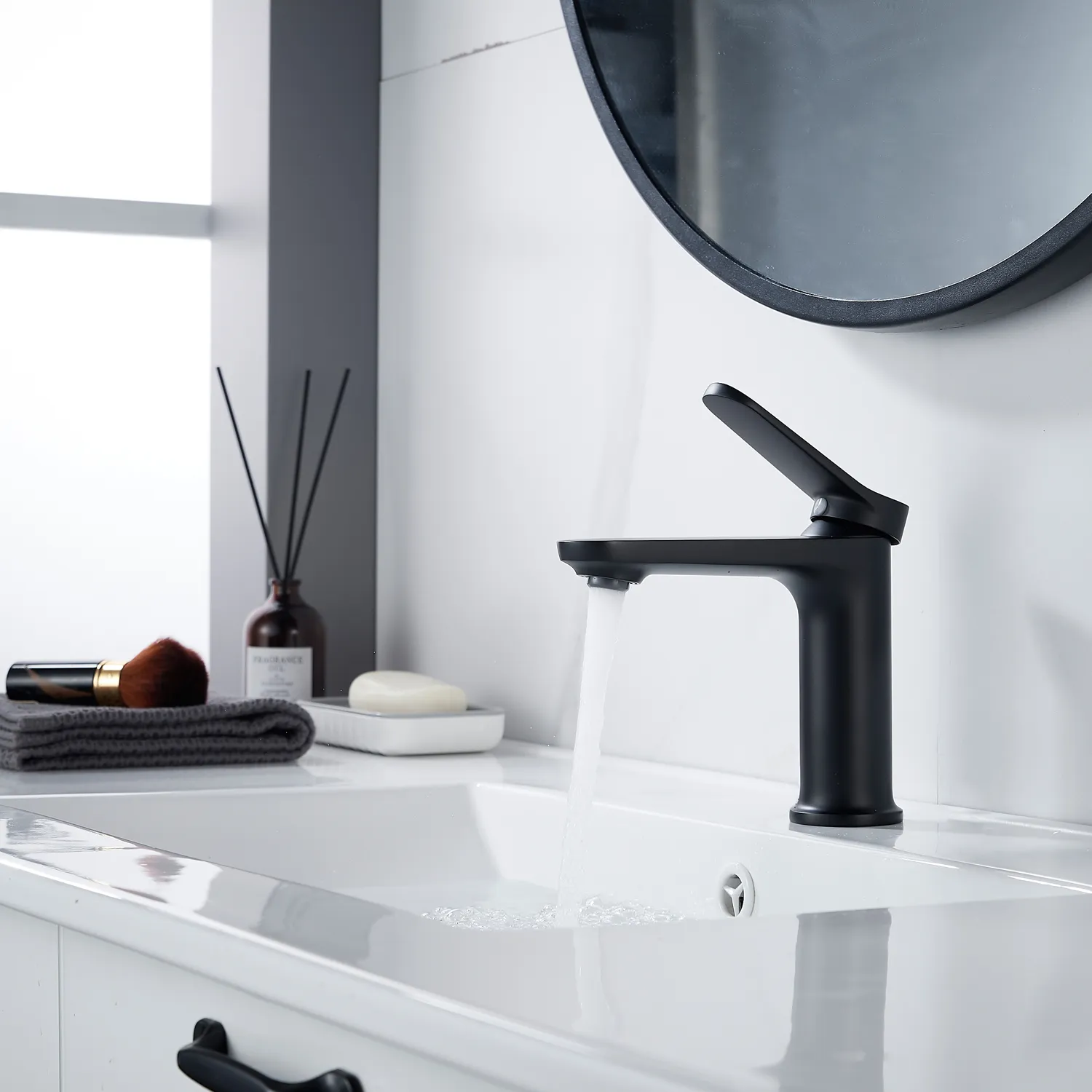 Смеситель для раковины Shevanik S4301H, черный