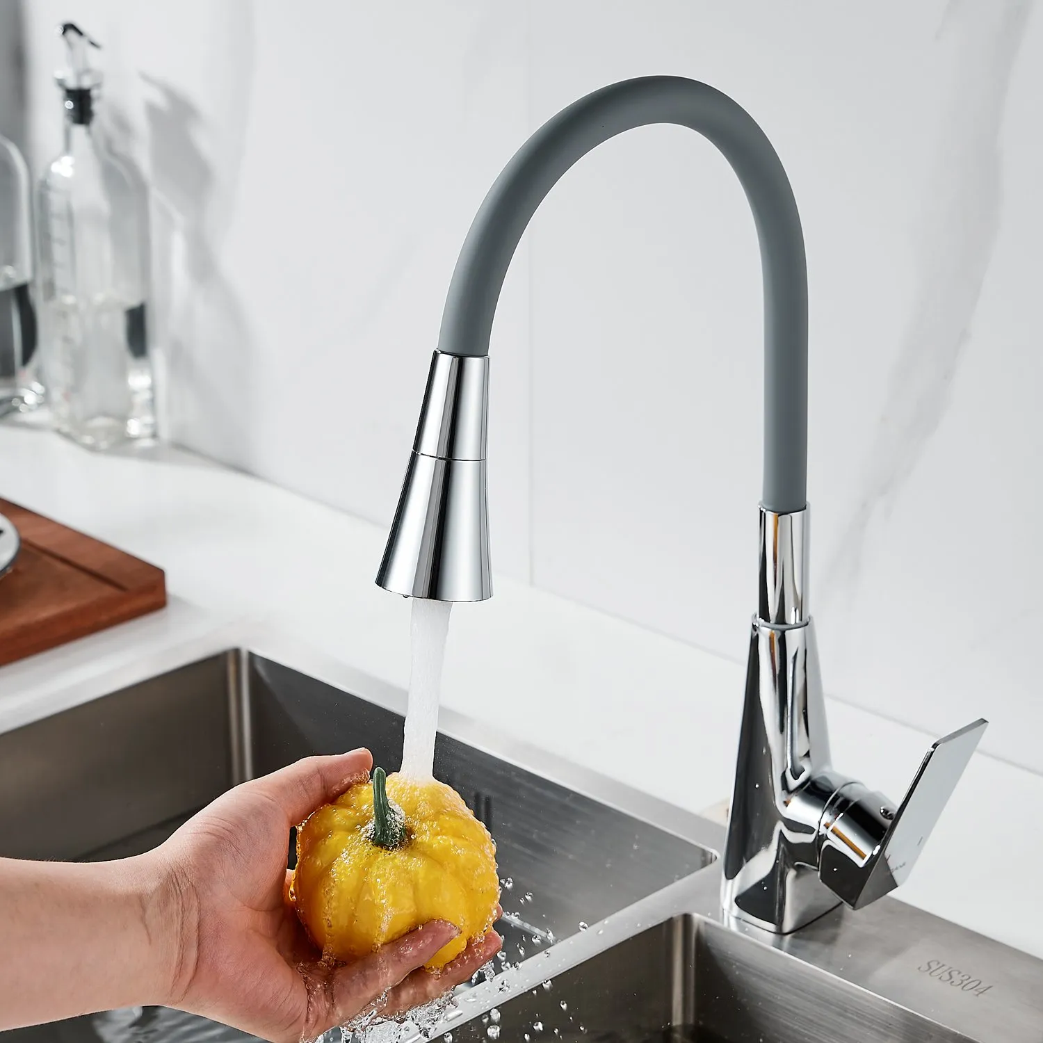 Смеситель для кухни с гибким изливом Shevanik S543-9, хром/серый