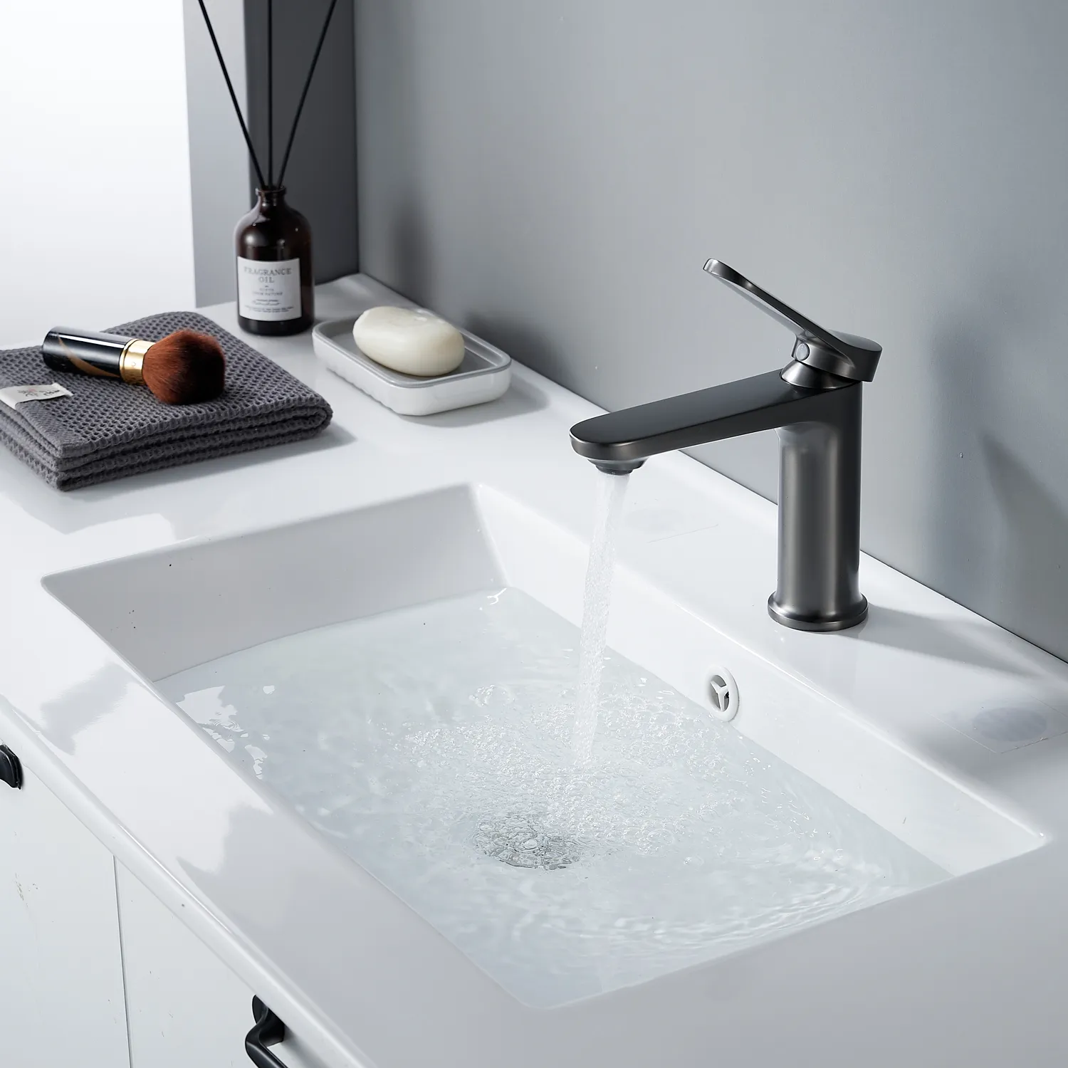 Смеситель для раковины Shevanik S4301T, оружейная сталь