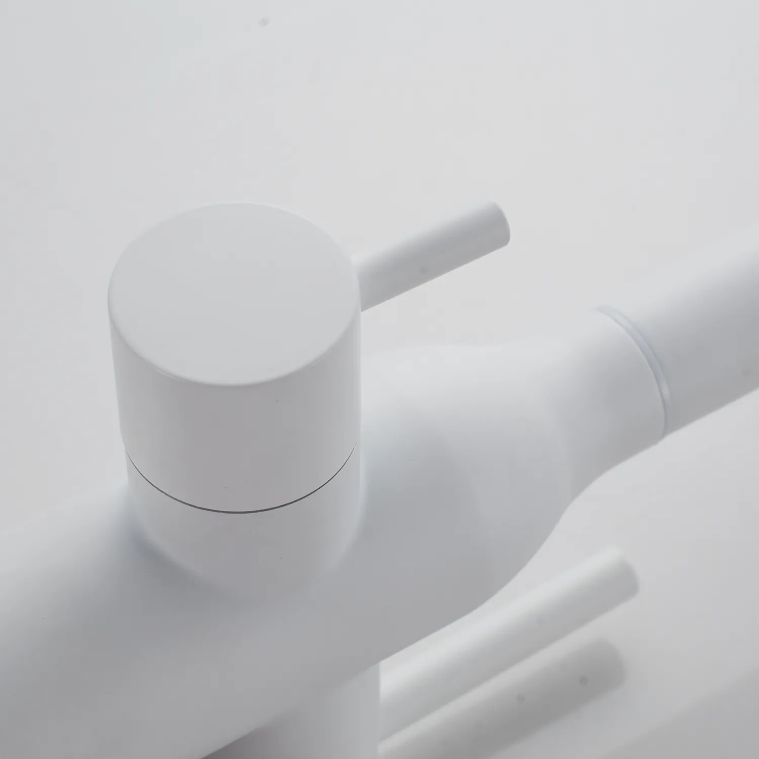 Смеситель для кухни с подключением фильтра Shevanik S248C, белый