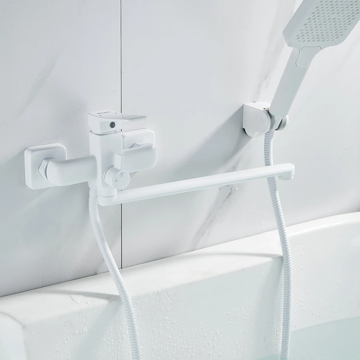 Смеситель для ванны Shevanik S9922C, белый