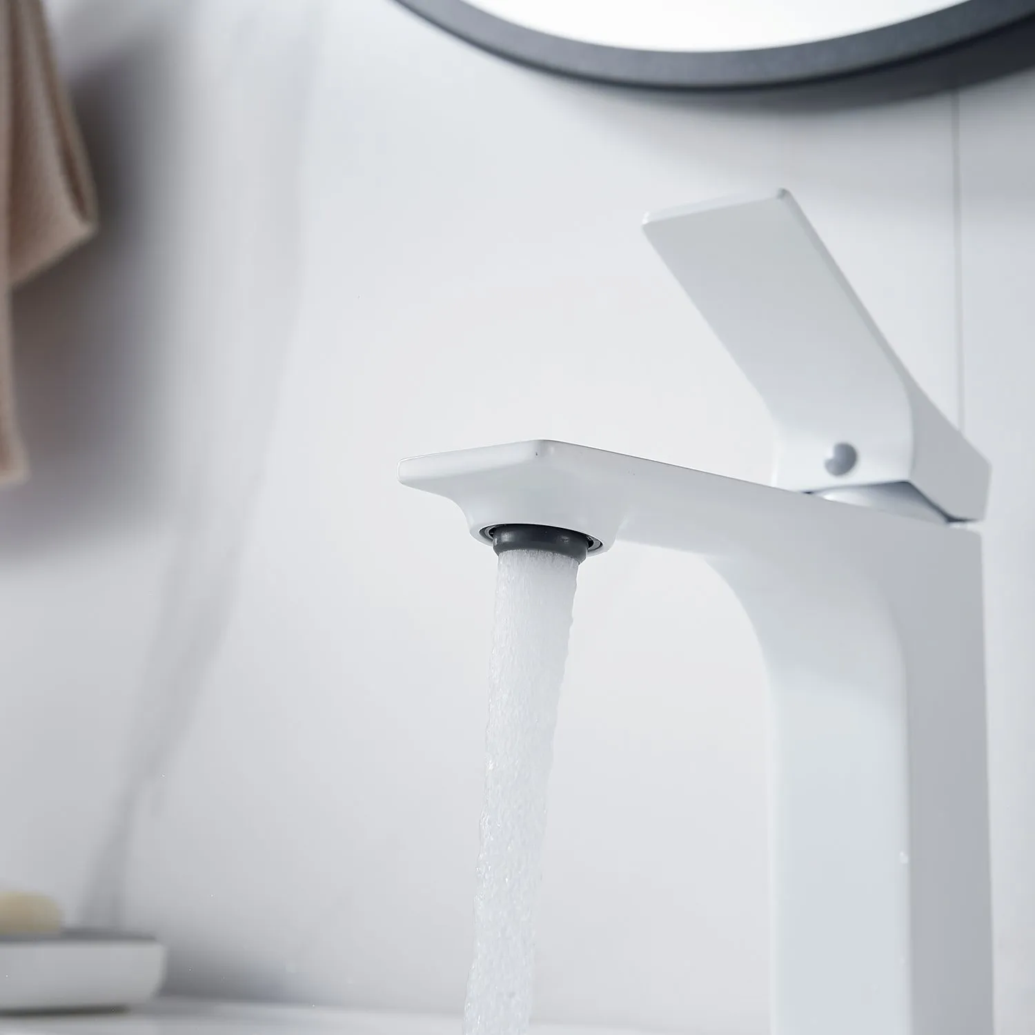 Смеситель для раковины Shevanik S6101C, белый