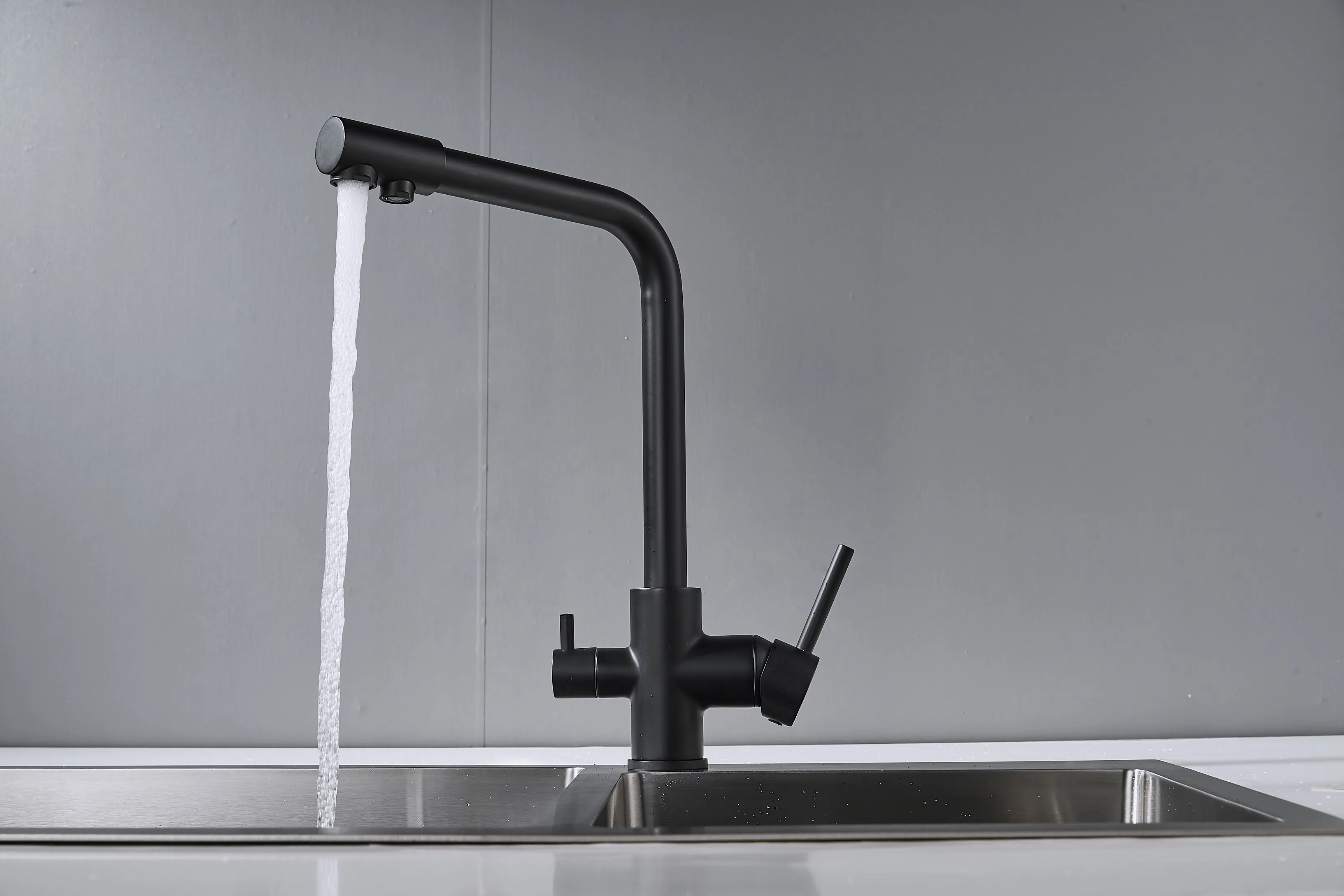 Смеситель для кухни с подключением фильтра Maretti Project Black PB31RZF12, черный