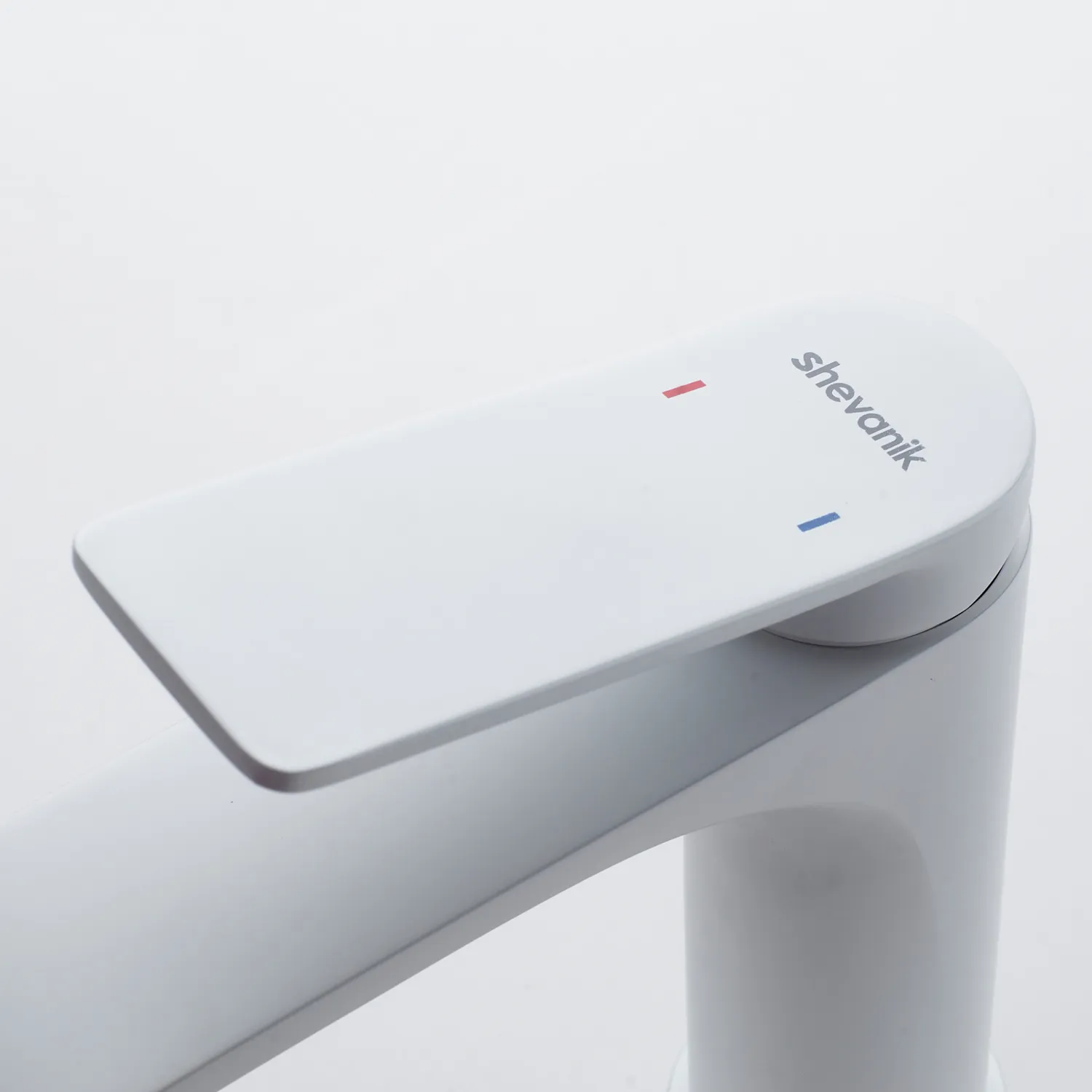 Смеситель для раковины Shevanik S4101C, белый