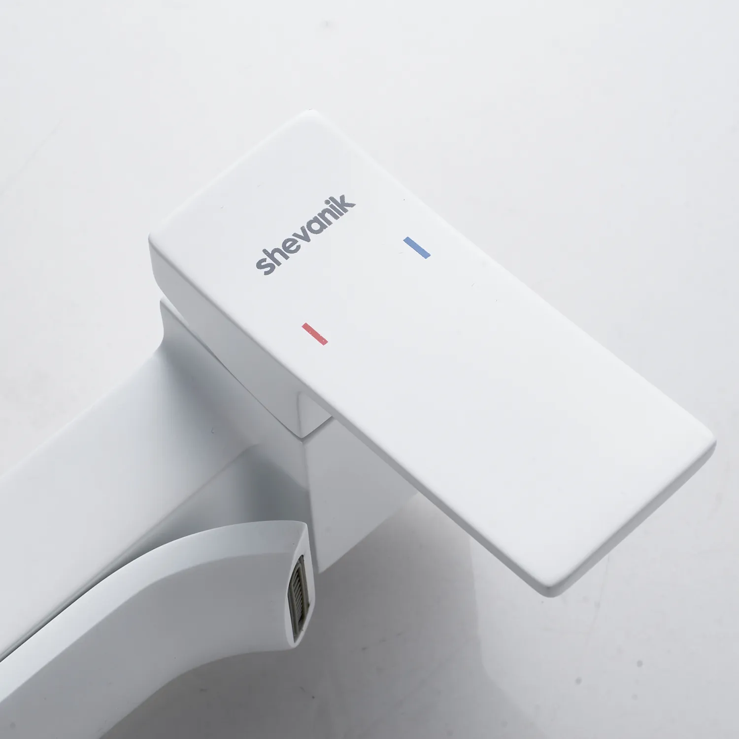 Душевая система Shevanik S4036C, белый