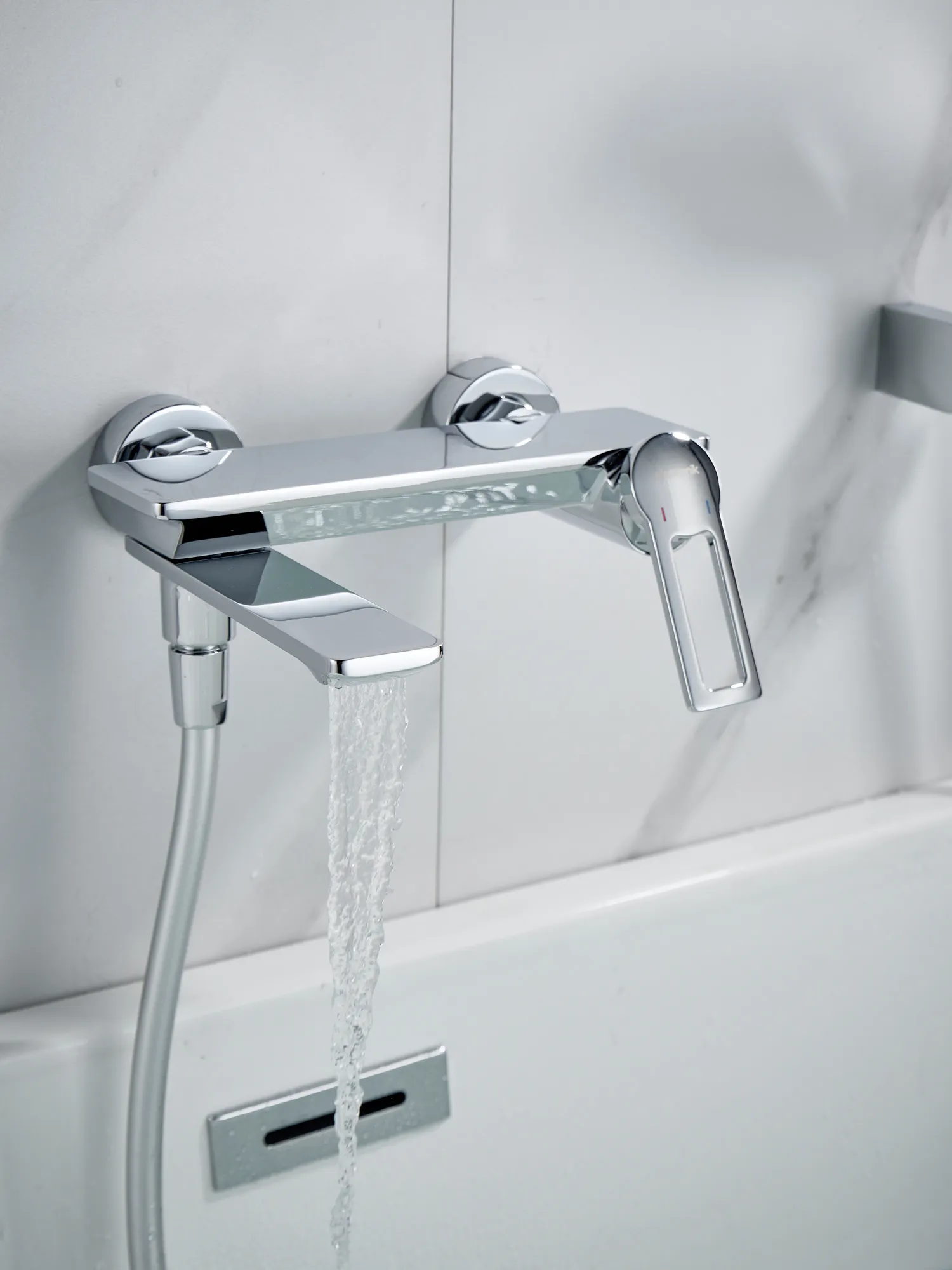 Смеситель для ванны Shevanik S4852, хром