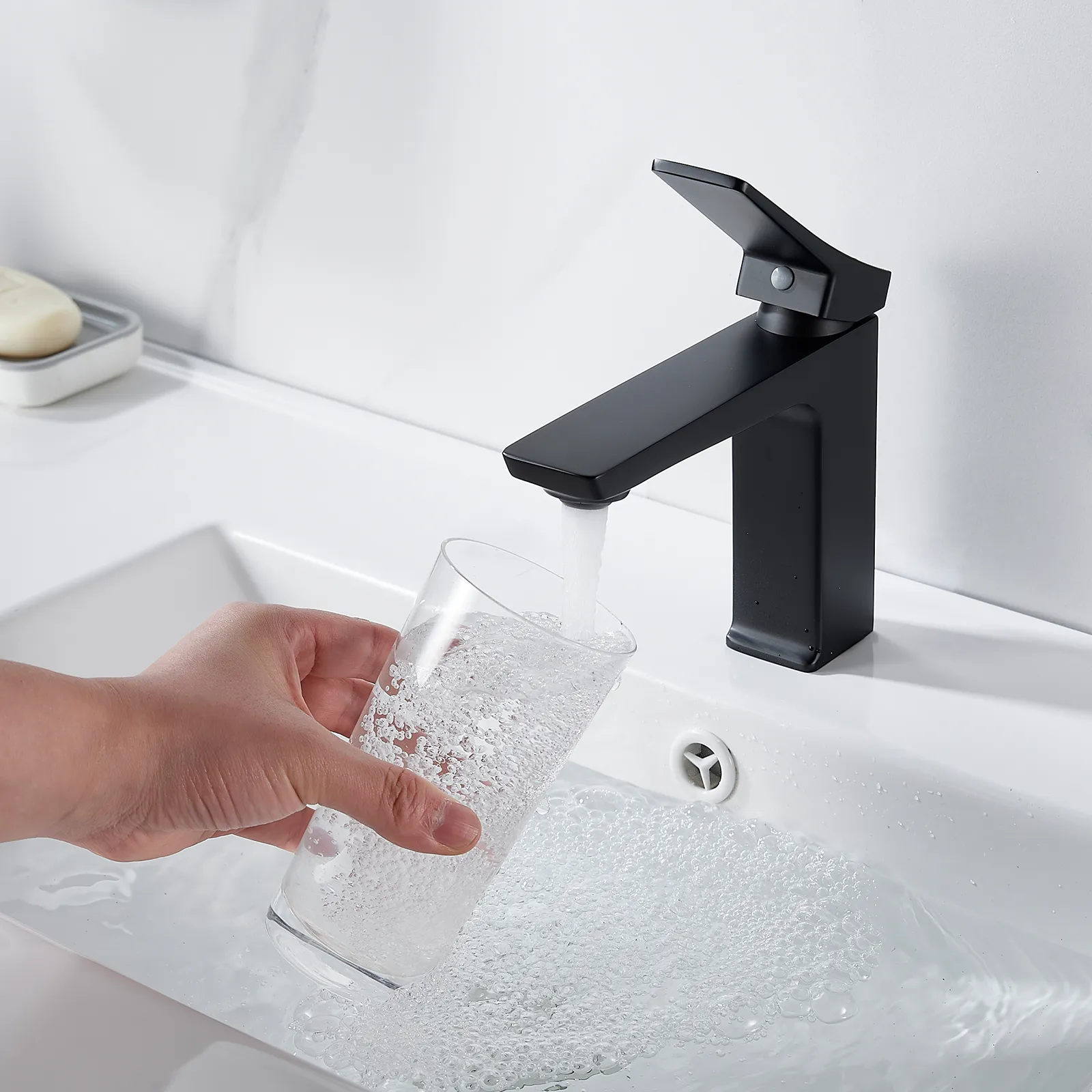 Смеситель для раковины Shevanik S4401H, черный