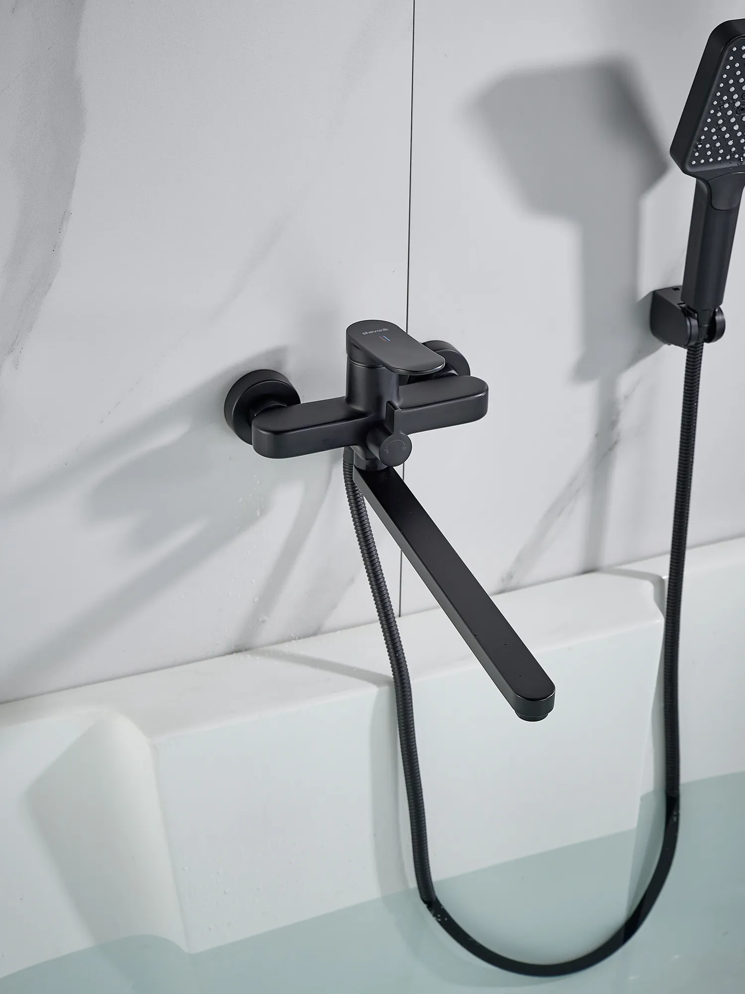 Смеситель для ванны Shevanik S4522H, черный