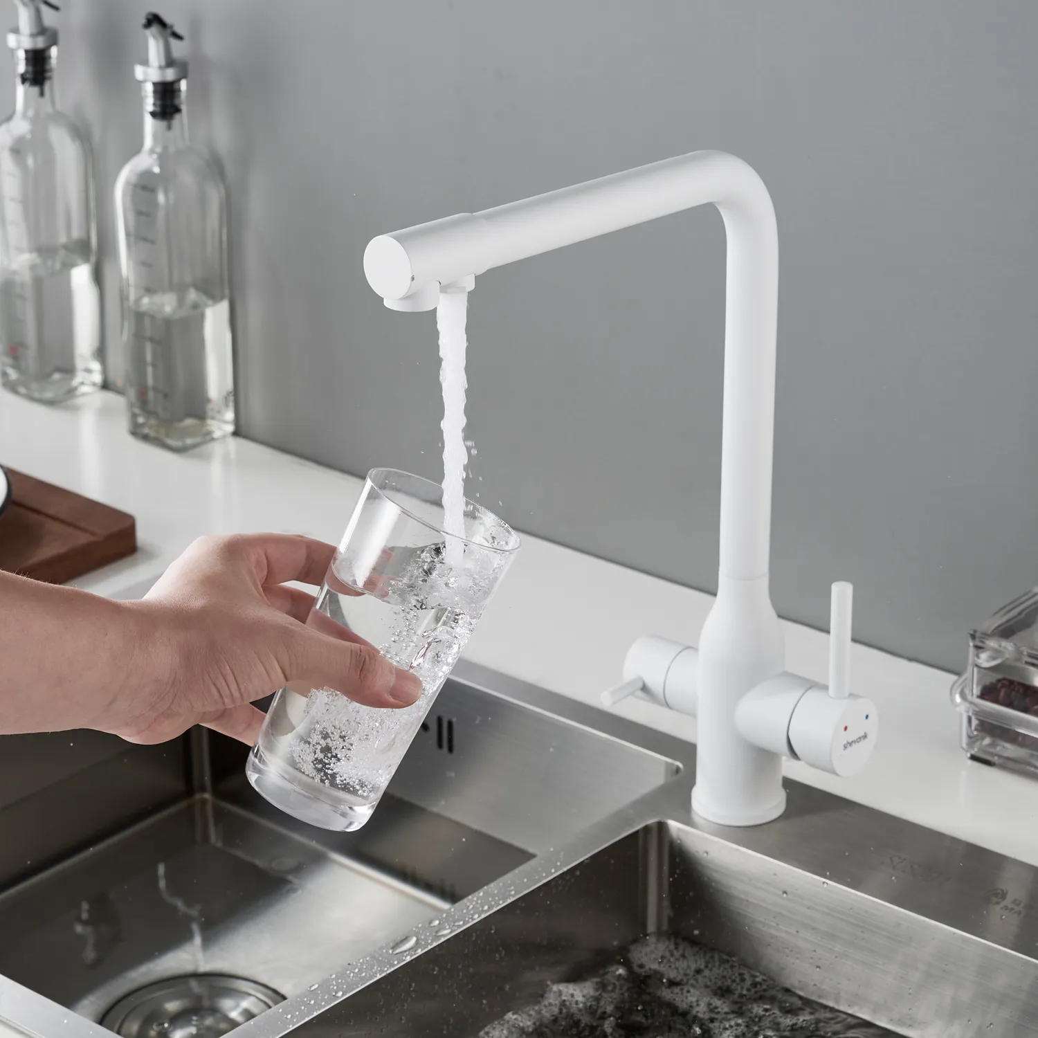 Смеситель для кухни с подключением фильтра Shevanik S248C, белый