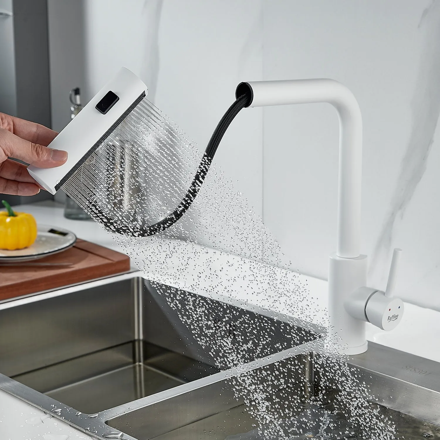 Смеситель для кухни с мультифункциональным изливом Raffine F203C, белый