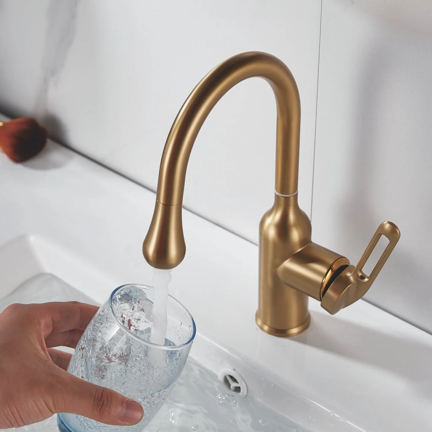 Смеситель для раковины Raffine F101G, золотой сатин