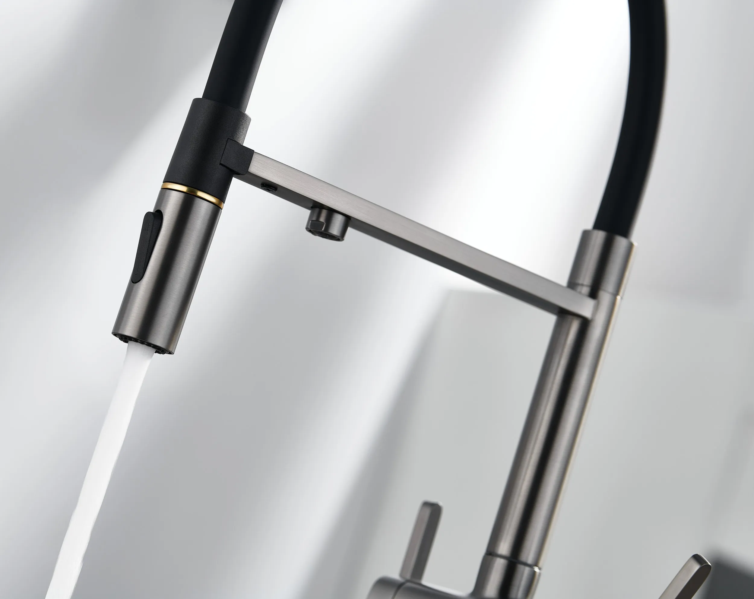 Смеситель для кухни с подключением фильтра для воды Rose R358T, оружейная сталь