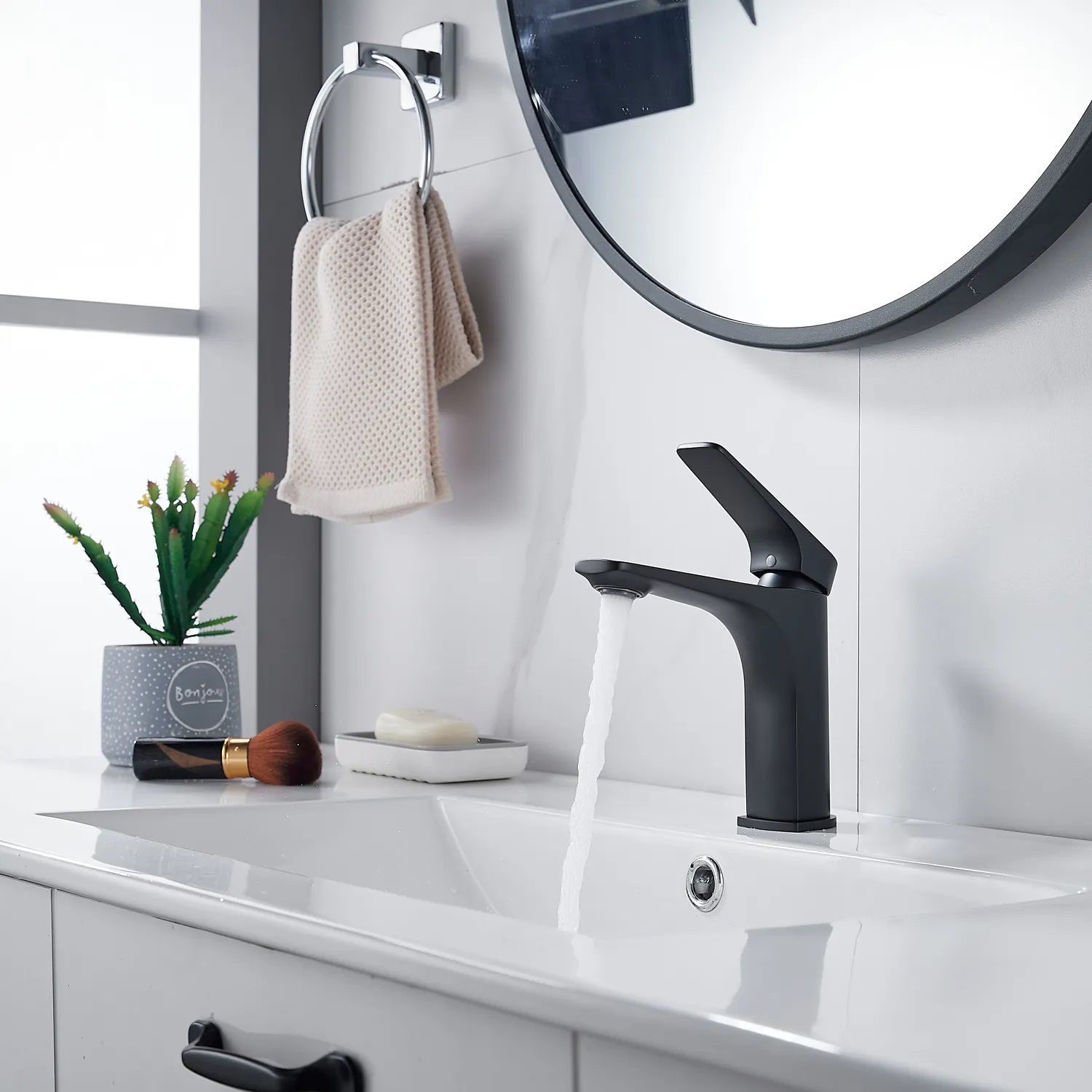 Смеситель для раковины Shevanik S4201H, черный