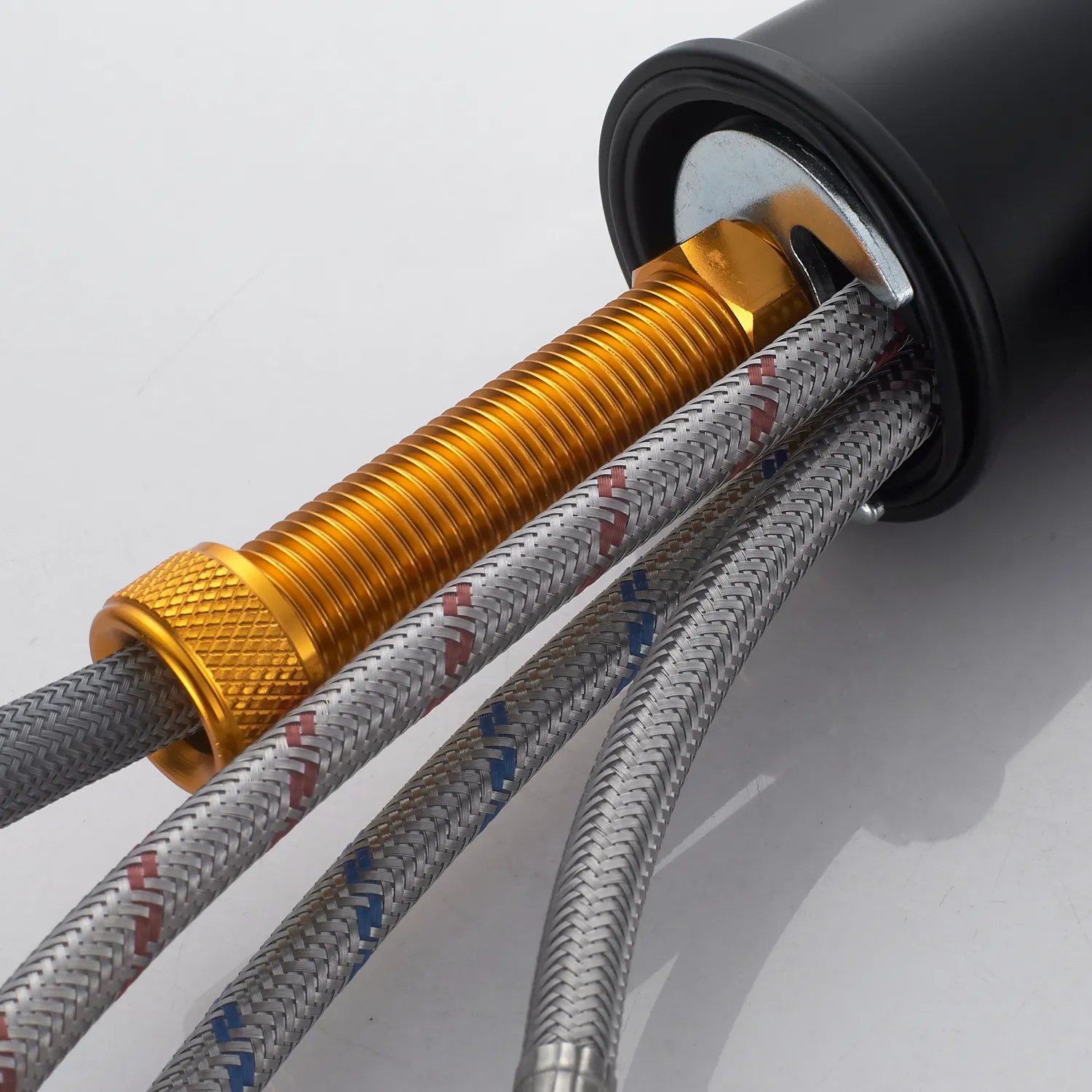 Смеситель для кухни с выдвижным изливом Shevanik S363H, черный