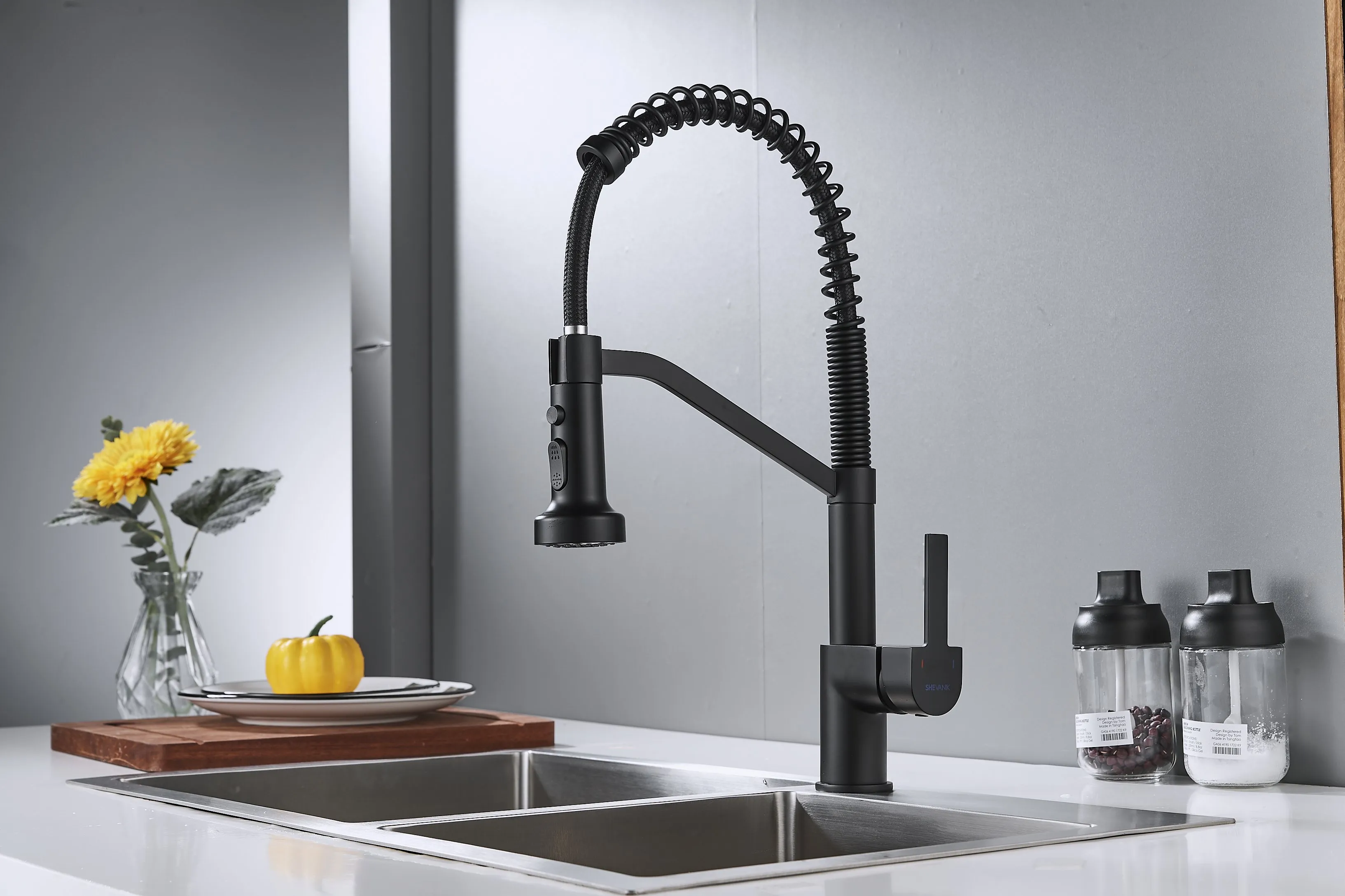 Смеситель для кухни с гибким изливом Shevanik S963H, черный
