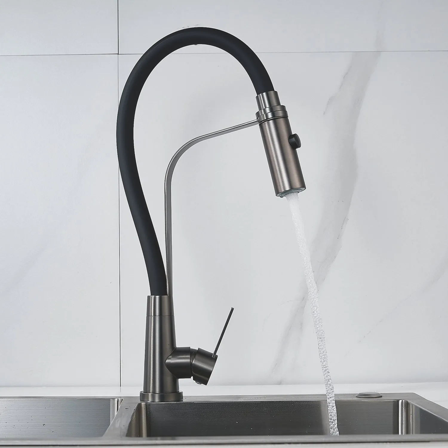 Смеситель для кухни с гибким изливом и режимом "душ" Shevanik S943T-3, оружейная сталь