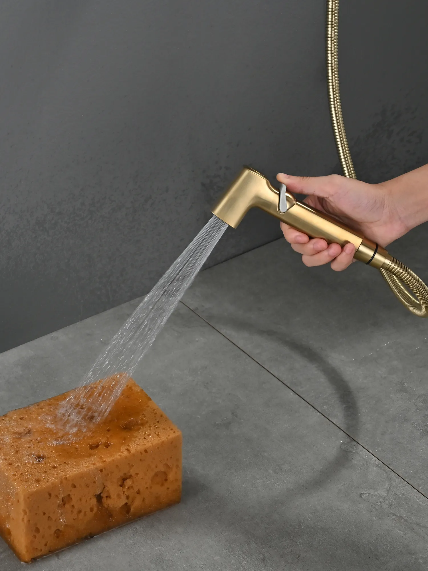 Гигиенический душ со смесителем Rose R245G, золотой сатин