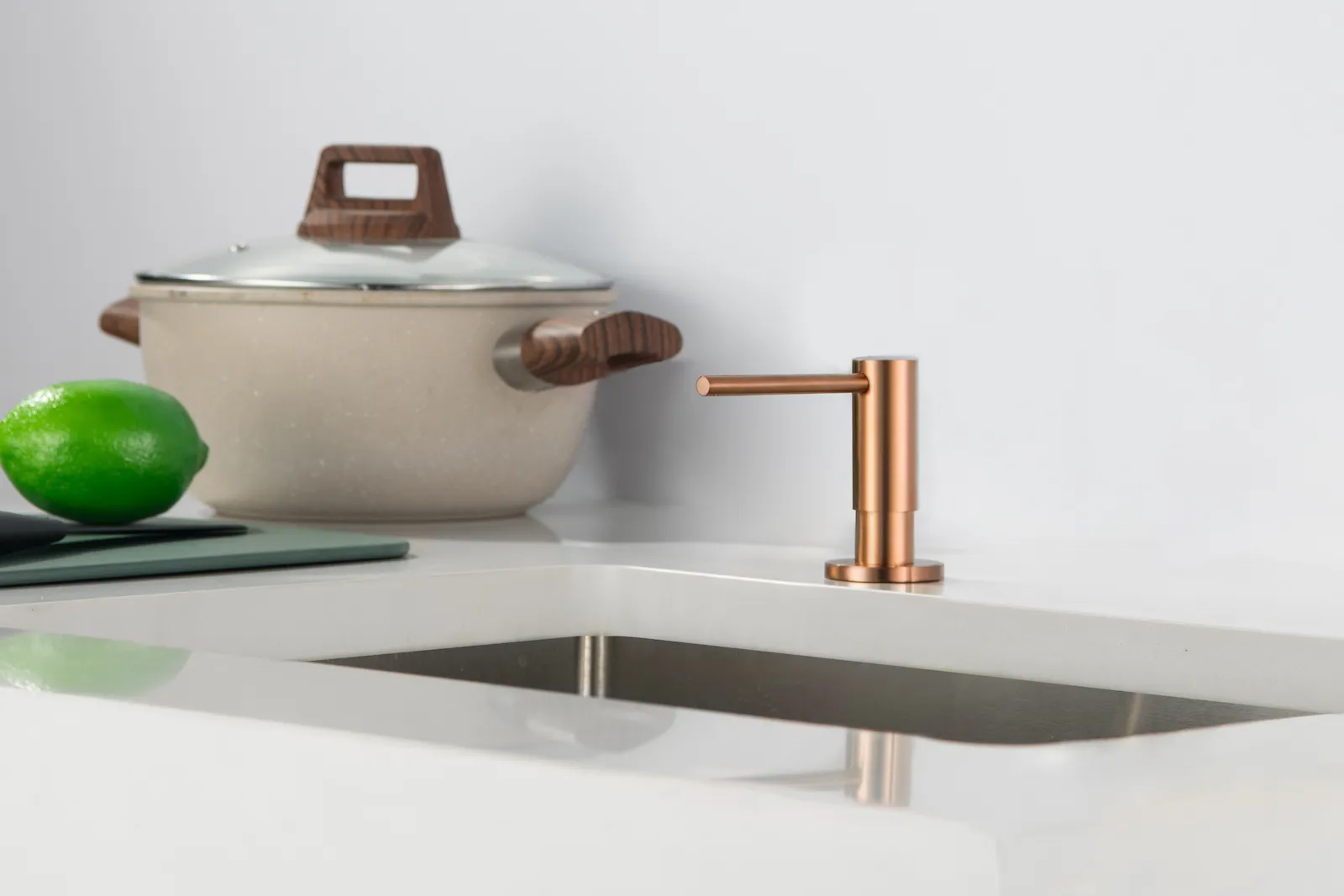 Дозатор встраиваемый Timo Saona розовое золото (13139/19)