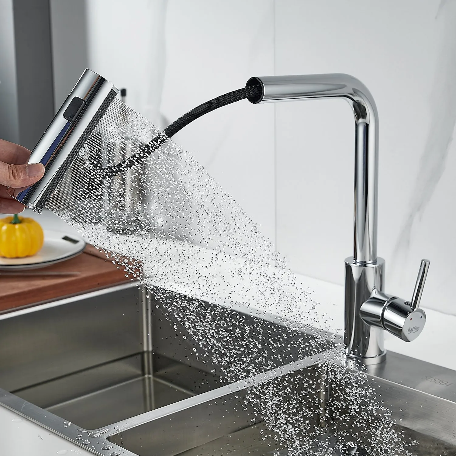 Смеситель для кухни с мультифункциональным изливом Raffine F203, хром