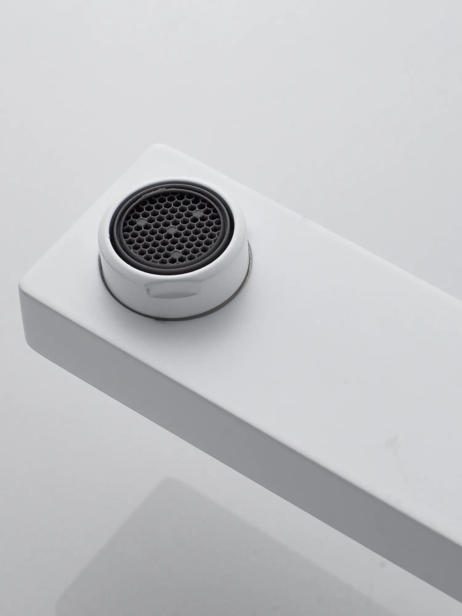 Смеситель для ванны Rose R2802C, белый