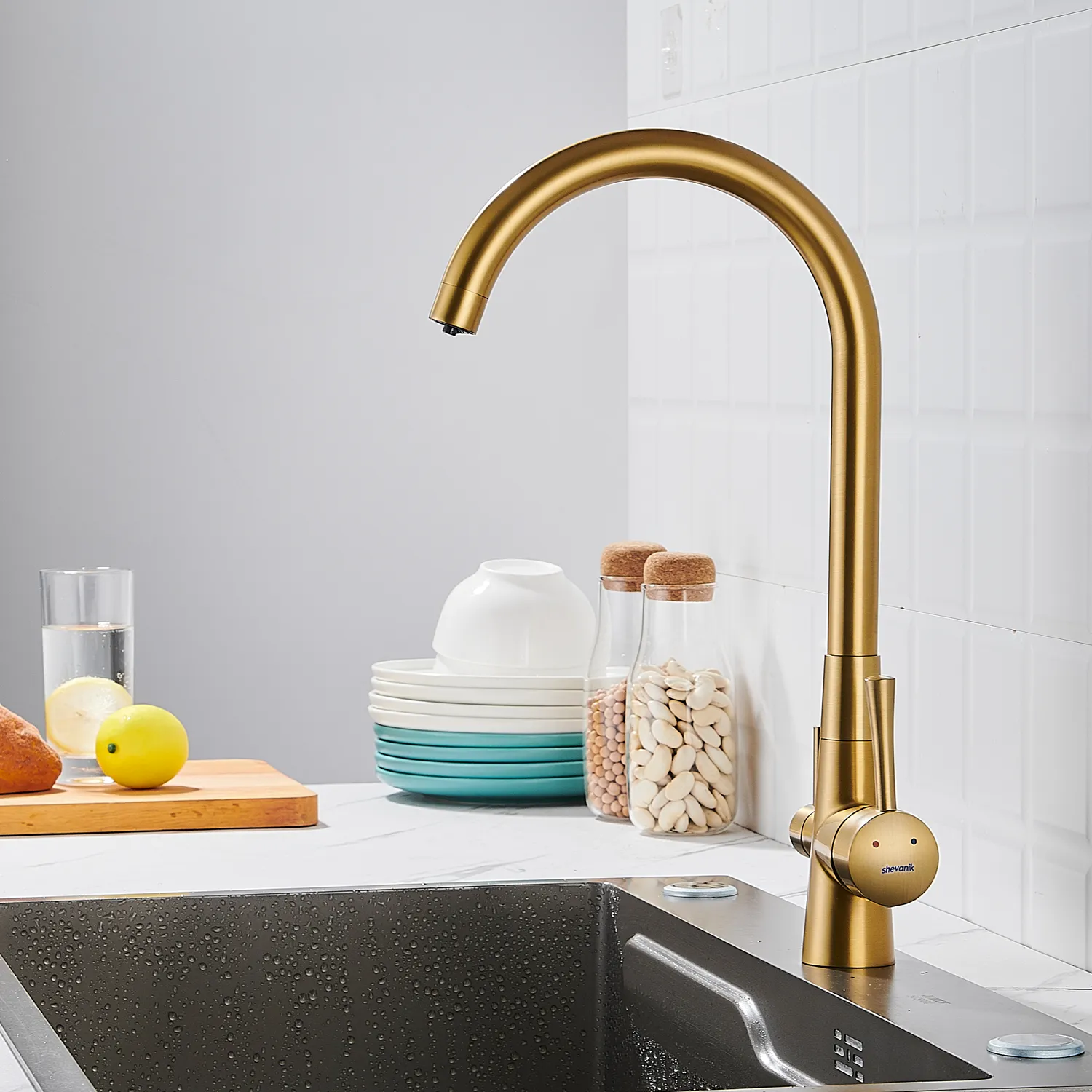 Смеситель для кухни с подключением фильтра Shevanik S428G, золотой сатин