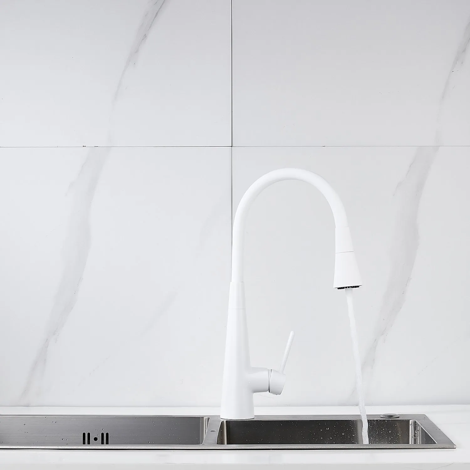 Смеситель для кухни с гибким изливом и режимом "душ" Rose R213C, белый